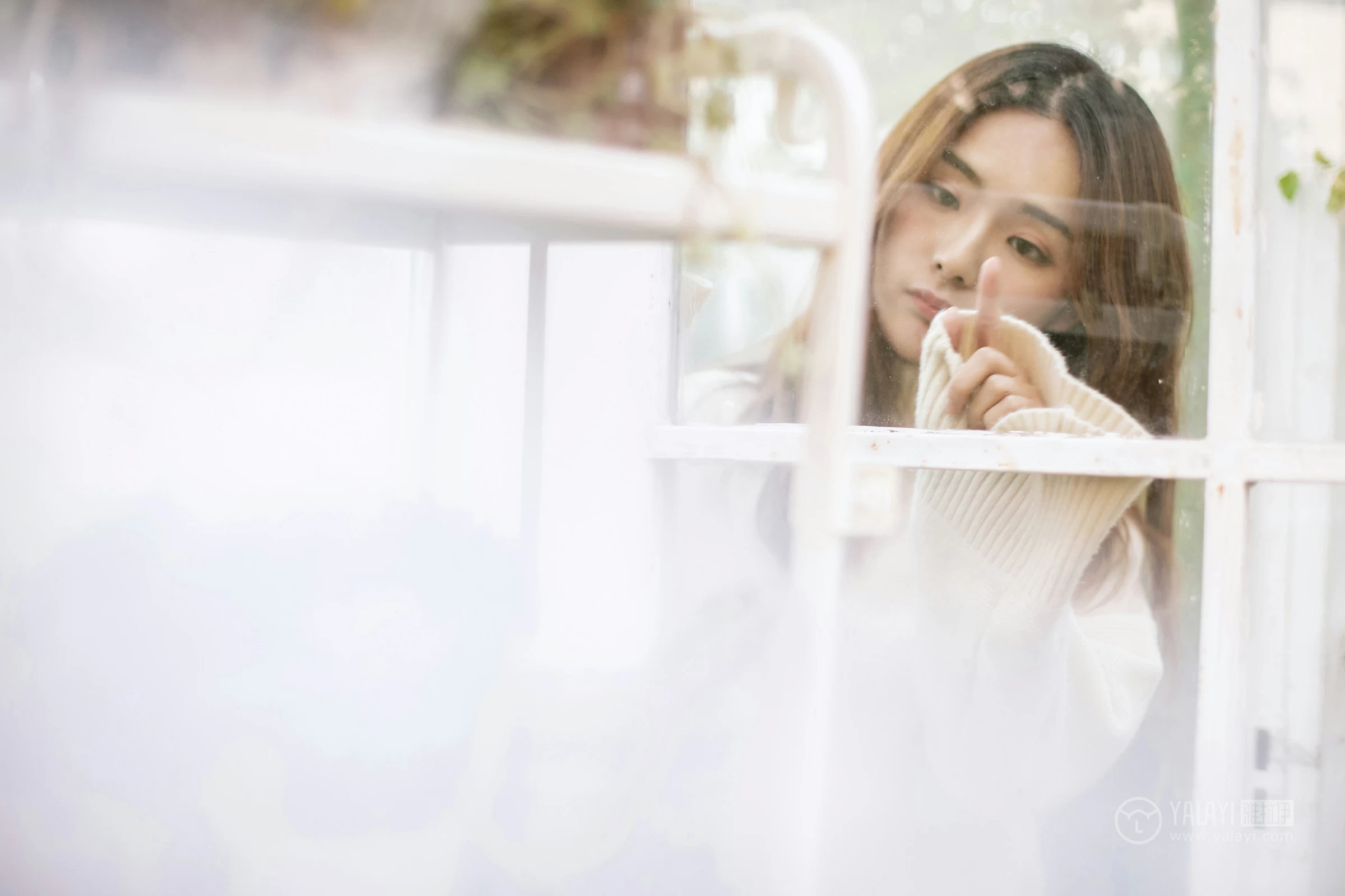 [YALAYI雅拉伊]No.209 温柔的你 白日梦 白色连身毛衣清新私房写真集第17张