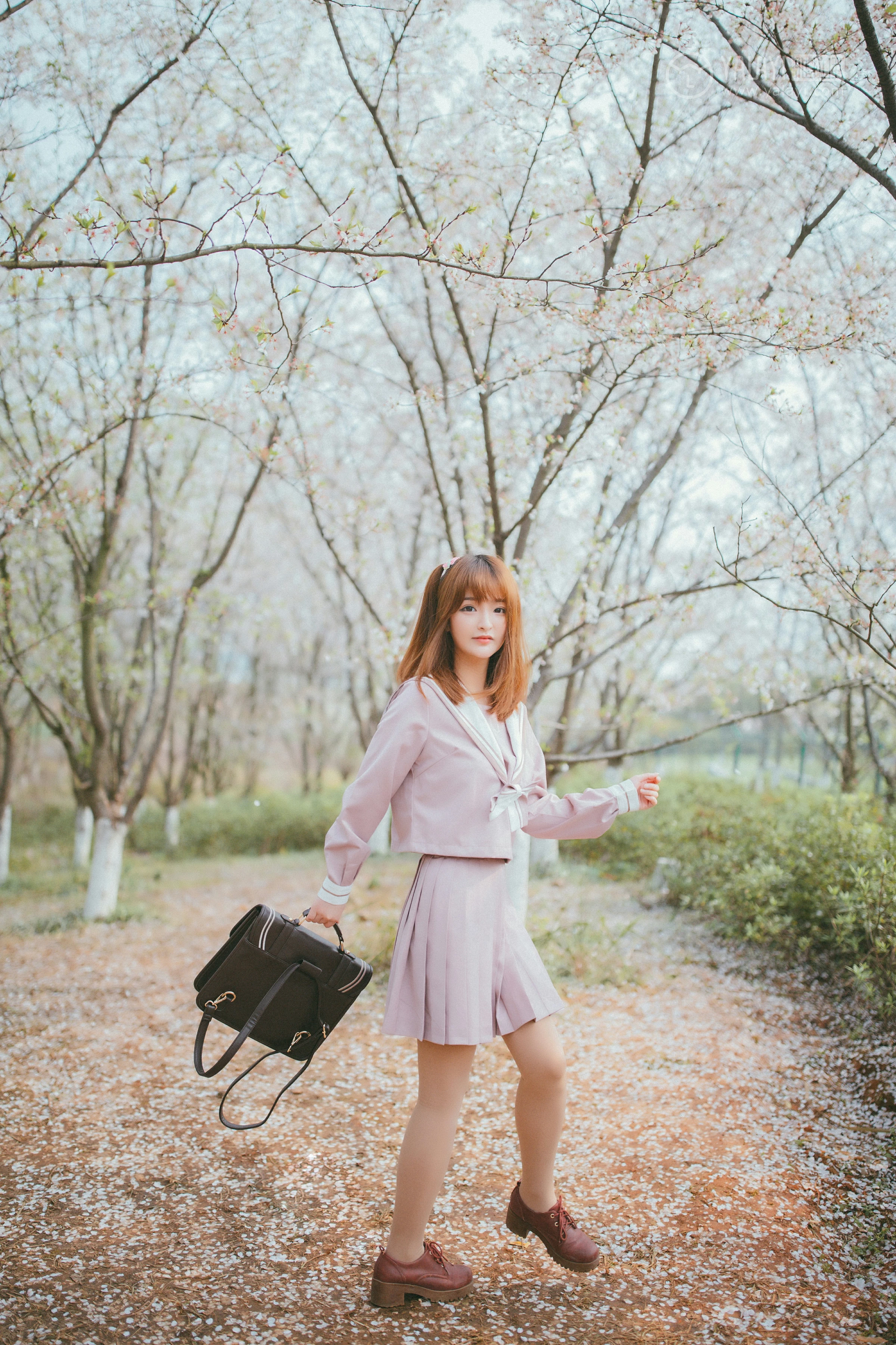 [YALAYI雅拉伊]No.246 樱花樱花想见你 团团 日本高中女生制服加肉色丝袜美腿性感私房写真集第9张