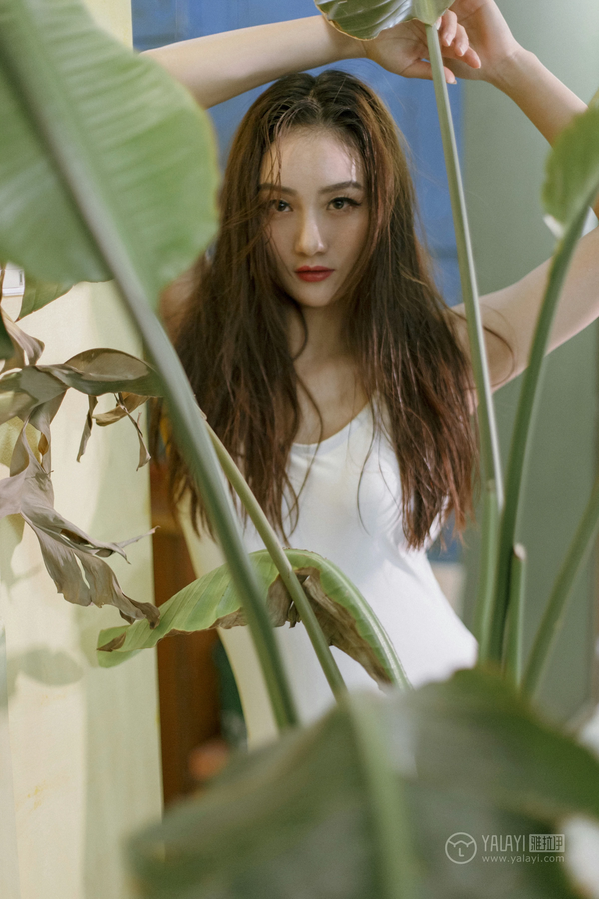 [YALAYI雅拉伊]No.247 独孤 徐雅熙 白色连体比基尼泳装性感私房写真集第10张