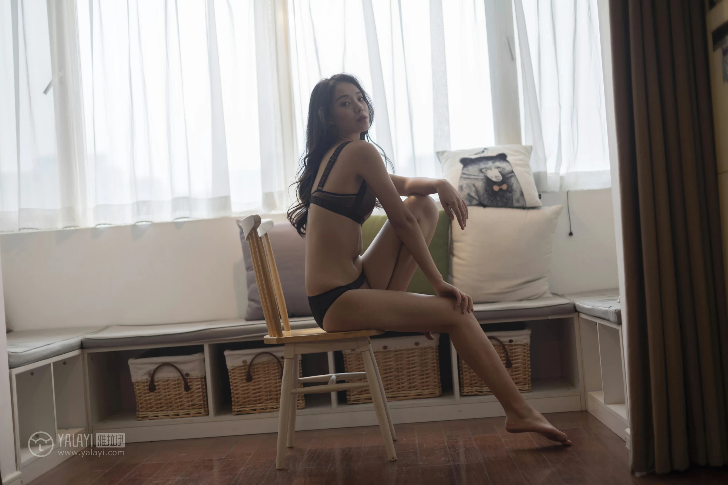 [YALAYI雅拉伊]No.260 微光 楚薇 紫色性感内衣居家私房写真集第5张