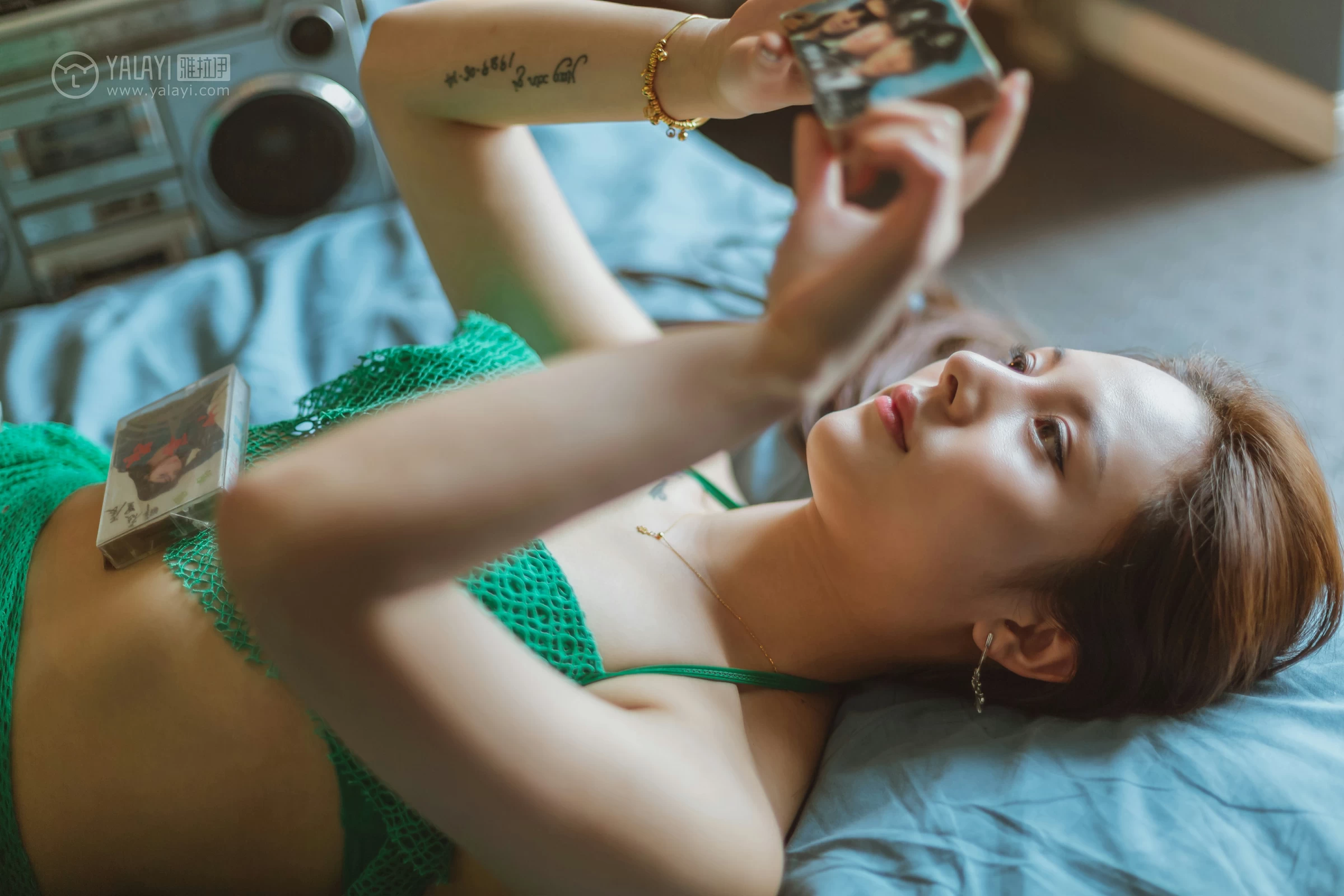 [YALAYI雅拉伊]No.276 80後 雅辛 青色镂空内衣加短裙性感私房写真集第7张