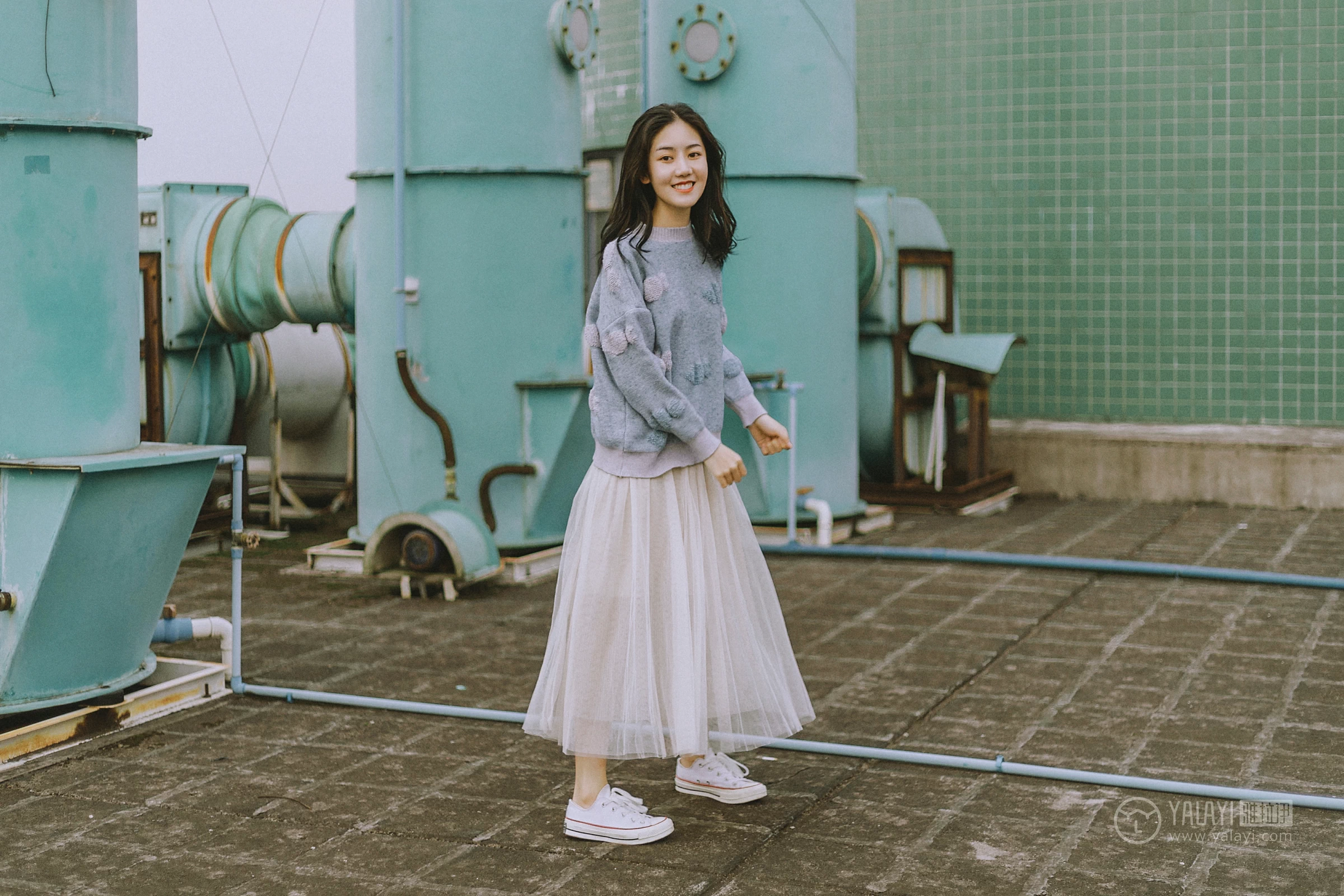 [YALAYI雅拉伊] No.274 芳华 喜儿 蓝色卫衣与白色透视短裙性感私房写真集第8张