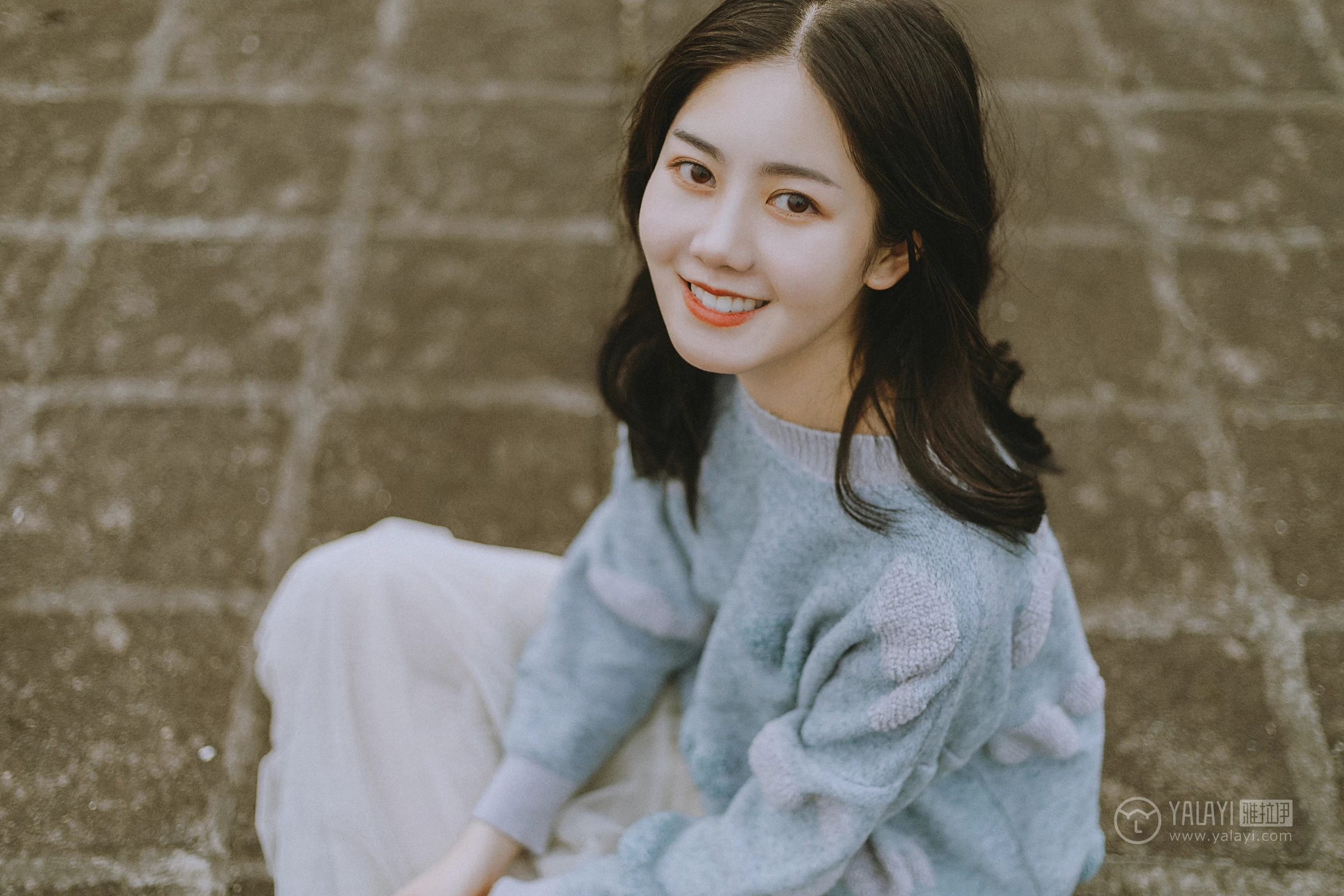 [YALAYI雅拉伊] No.274 芳华 喜儿 蓝色卫衣与白色透视短裙性感私房写真集第13张