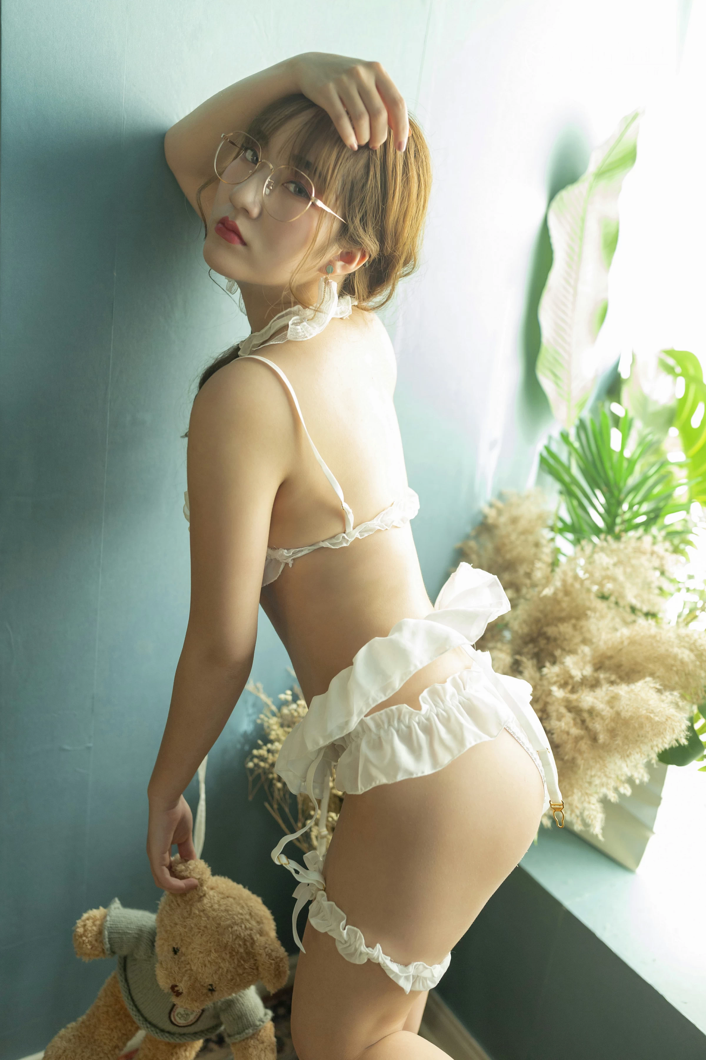 [YALAYI雅拉伊]No.298 老师的假日 顾盼兮 白色情趣内衣性感私房写真集第10张