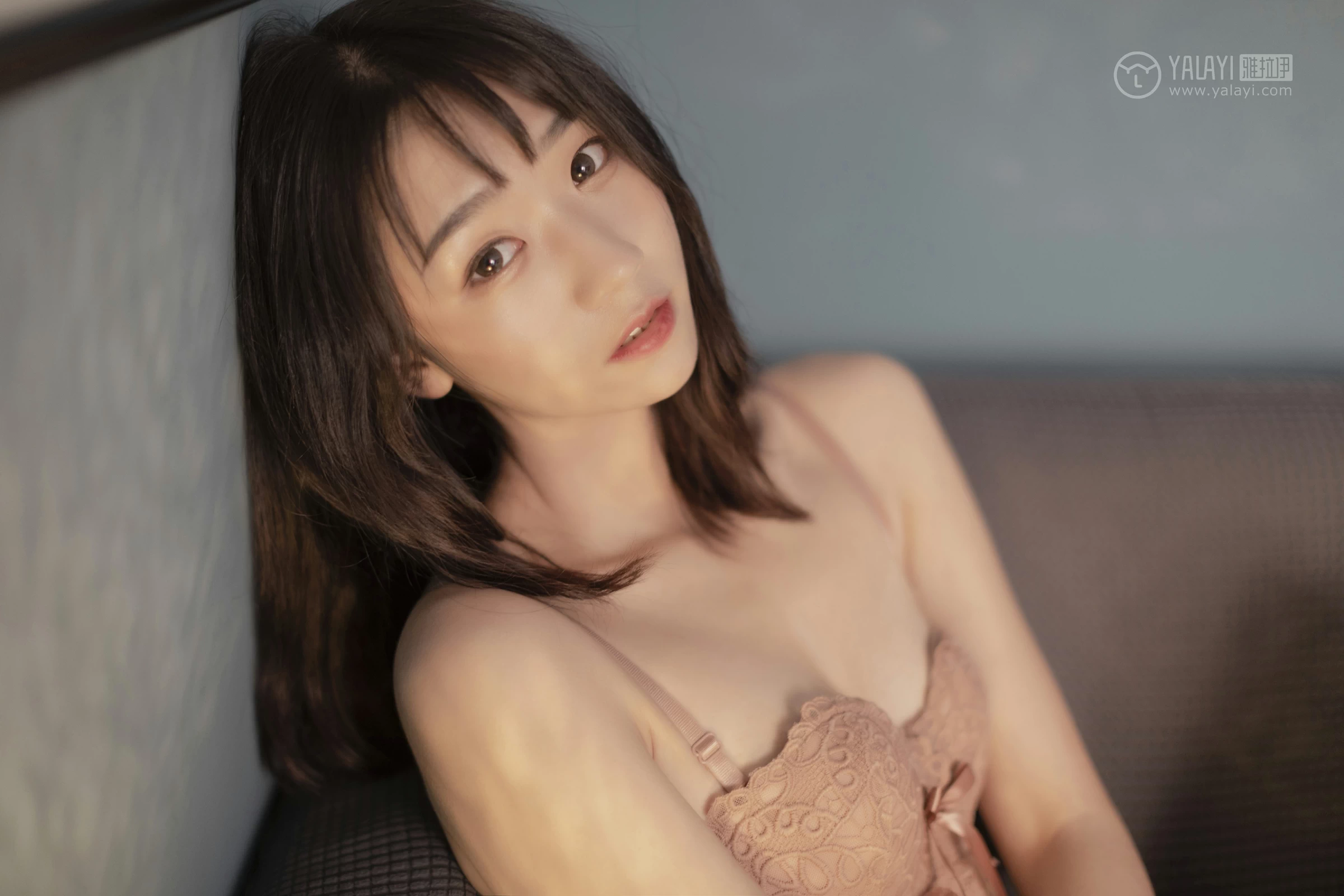 [YALAYI雅拉伊]No.321 阴天日记 念念 粉色蕾丝内衣居家性感私房写真集第5张