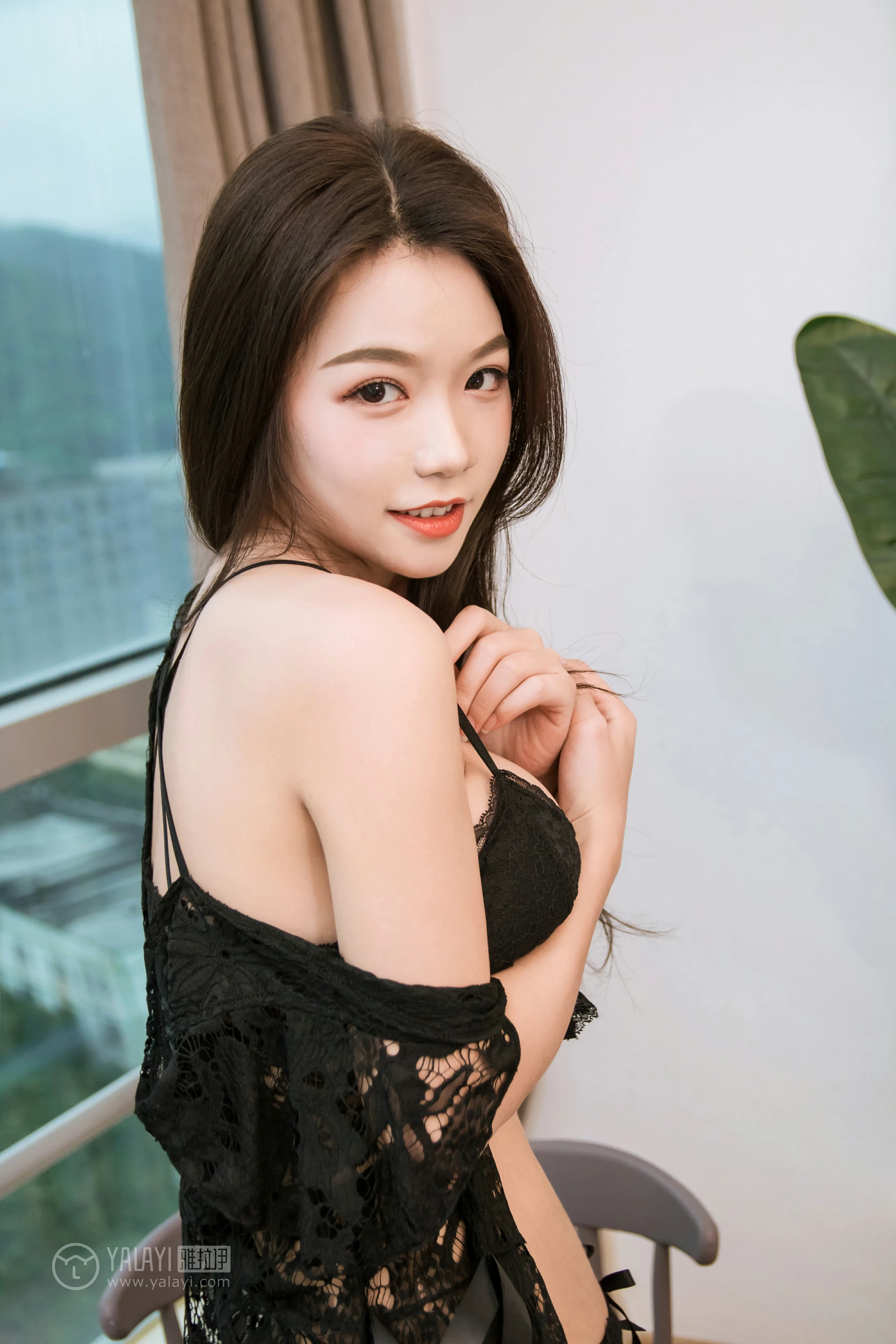 [YALAYI雅拉伊]No.331 醉红颜 慧儿 黑色镂空睡衣裙加透视情趣内衣性感私房写真集第4张