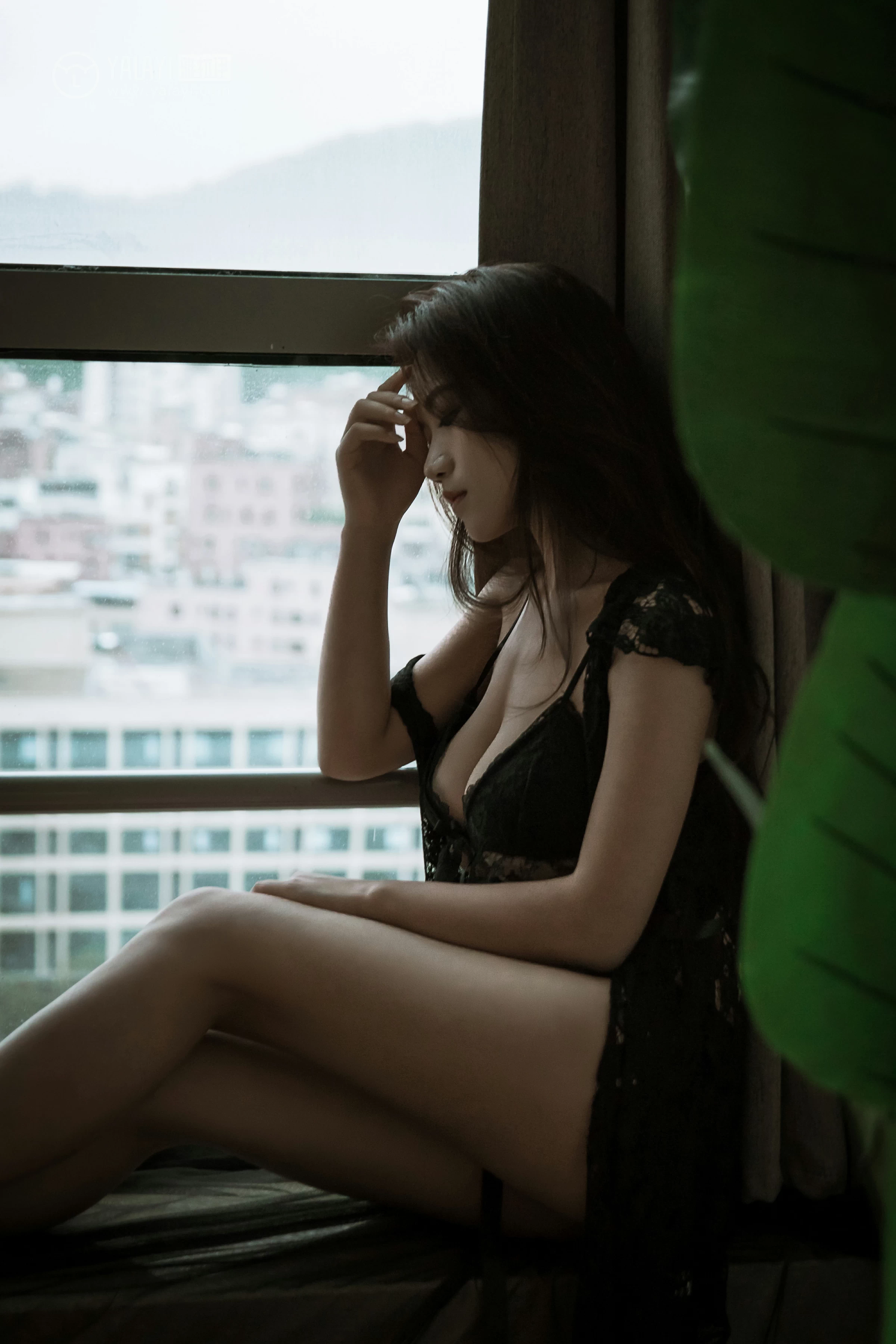 [YALAYI雅拉伊]No.331 醉红颜 慧儿 黑色镂空睡衣裙加透视情趣内衣性感私房写真集第8张