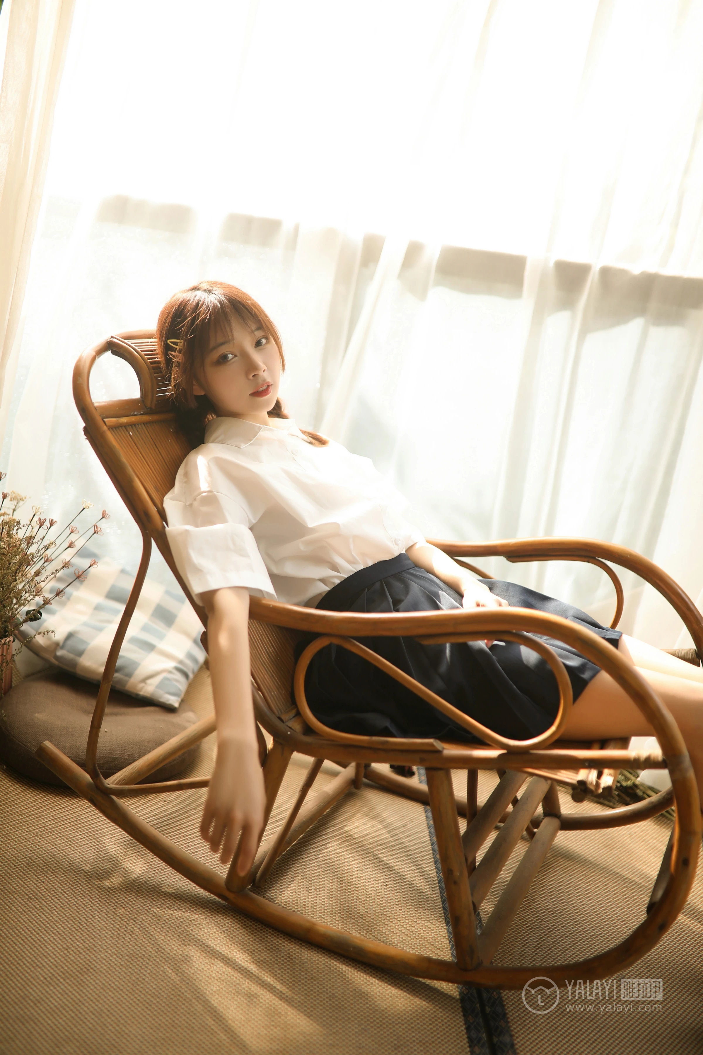 [YALAYI雅拉伊]No.342 与她的夏日恋爱 暄暄 白色衬衫加黑色短裙清纯可爱私房写真集第9张