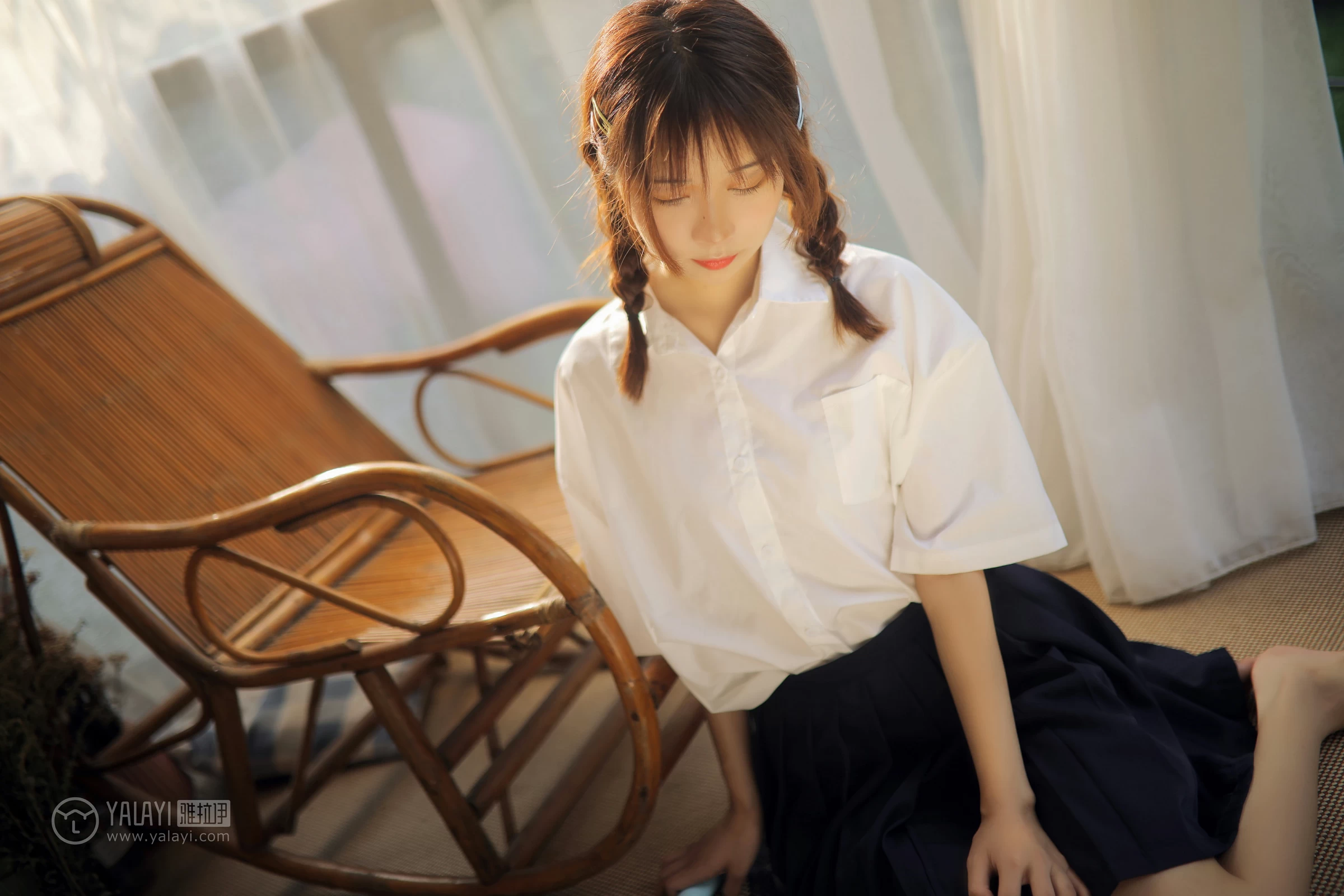 [YALAYI雅拉伊]No.342 与她的夏日恋爱 暄暄 白色衬衫加黑色短裙清纯可爱私房写真集第12张