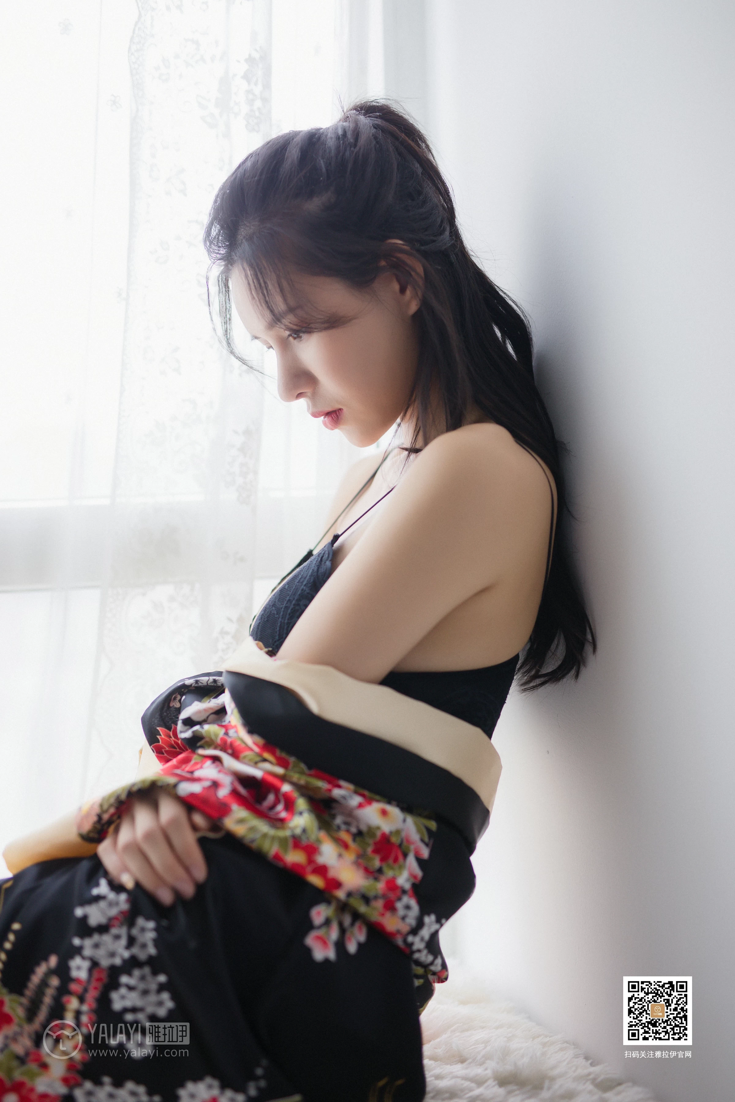 [YALAYI雅拉伊]No.383 瑶瑶 黑色睡衣加黑色蕾丝内衣性感私房写真集第8张