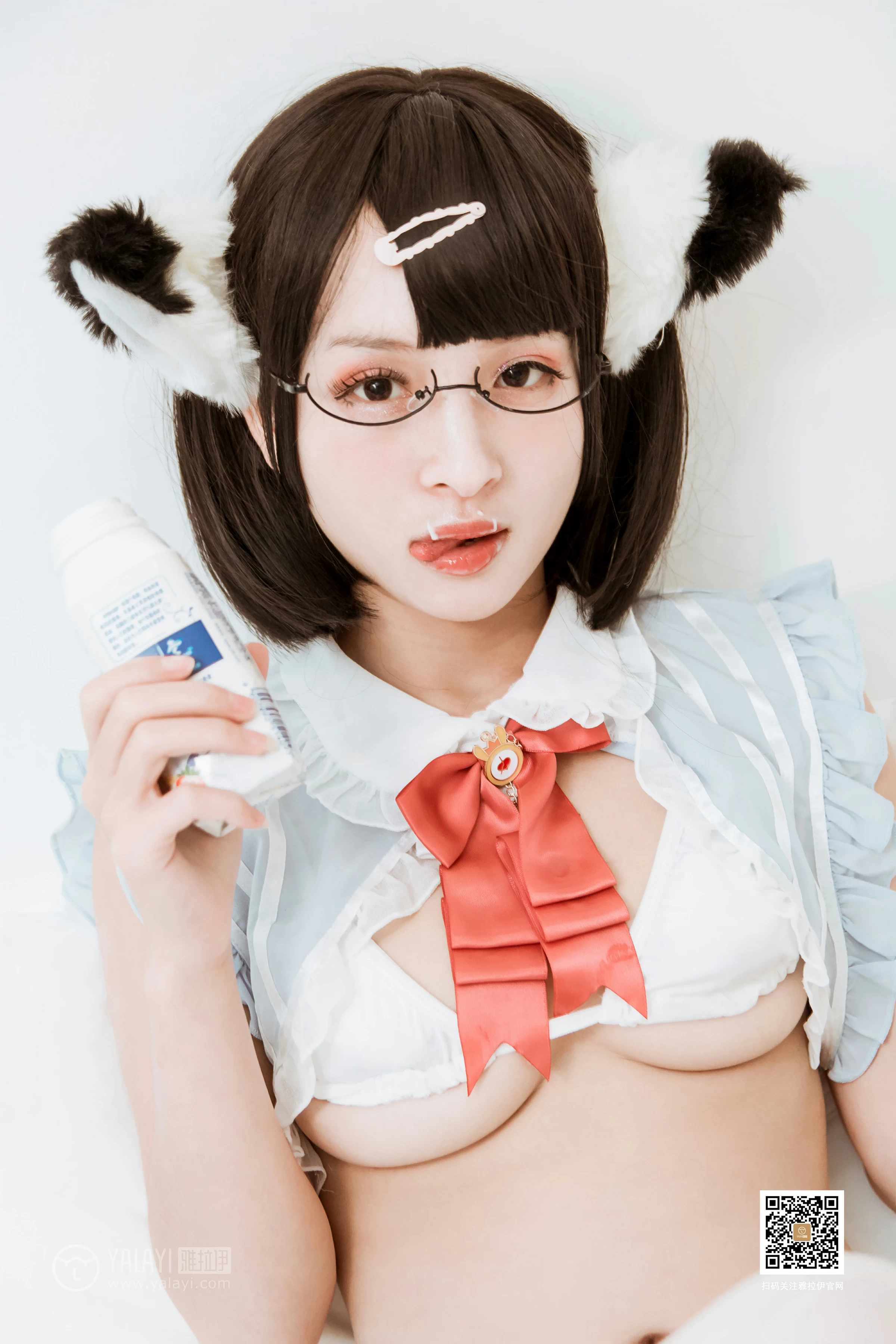 [YALAYI雅拉伊]No.384 爱丽丝 艾丽 情趣制服内衣加白色丝袜美腿性感私房写真集第2张