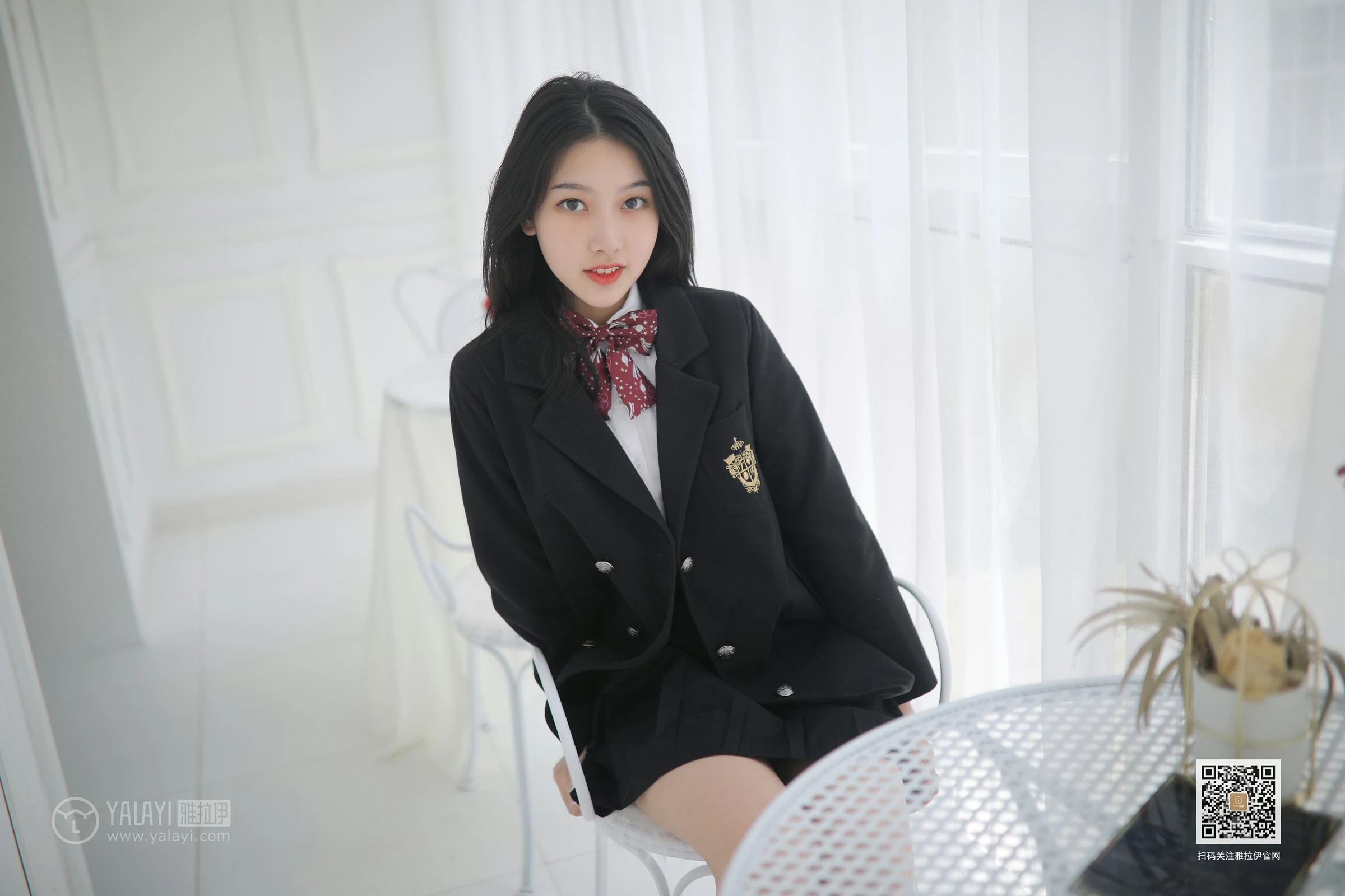 [YALAYI雅拉伊]No.387 毕业季 白璐 黑色高中女生制服与短裙加肉色丝袜美腿性感私房写真集第6张