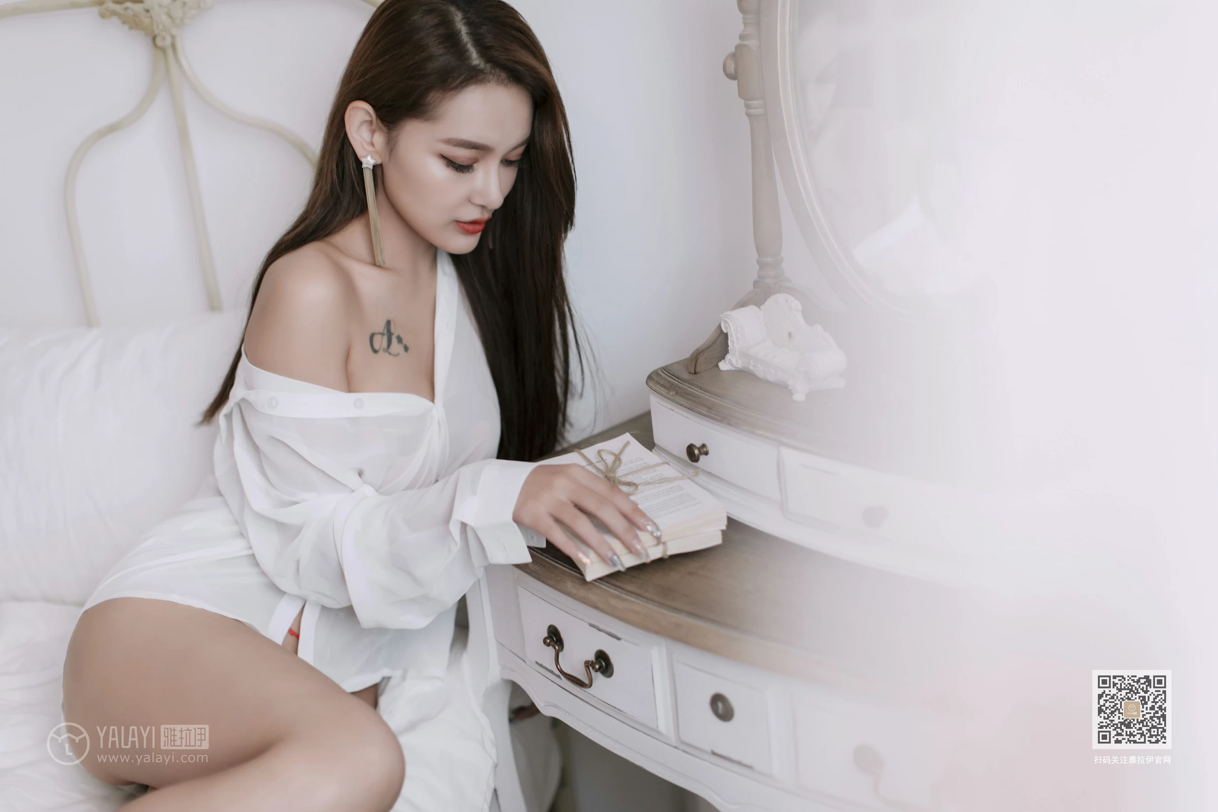 [YALAYI雅拉伊]No.398 如雪如霜 刘子炀 白色透视衬衫居家性感私房写真集第15张