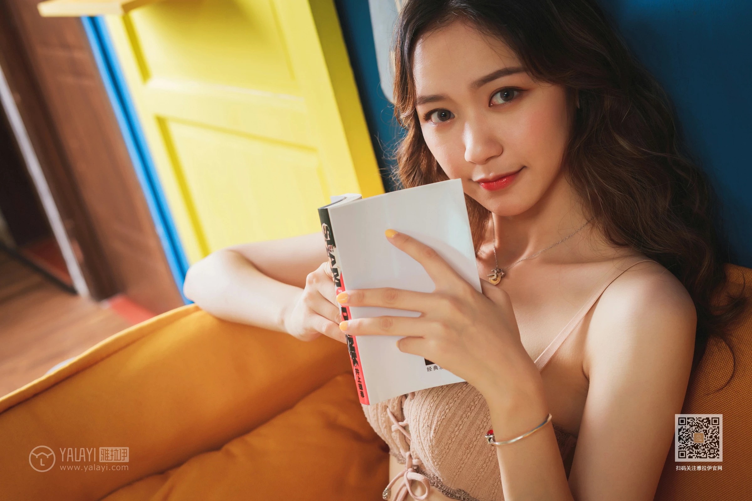 [YALAYI雅拉伊]Vol.403 我的野蛮女友 晓琳 粉色性感内衣居家私房写真集第10张
