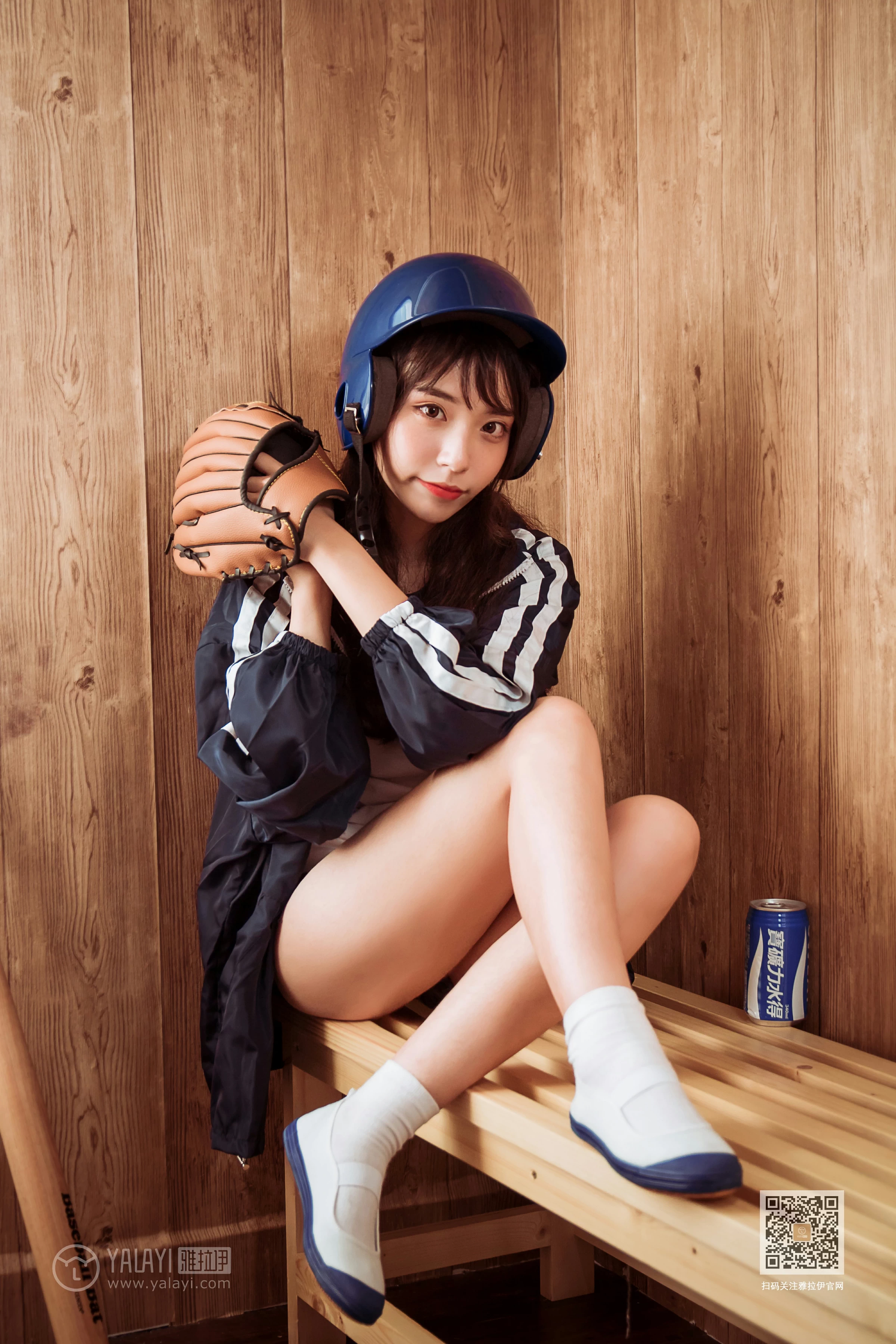 [YALAYI雅拉伊]Vol.407 美女棒球手 阿橙 白色短袖加蓝色短裤性感私房写真集第4张
