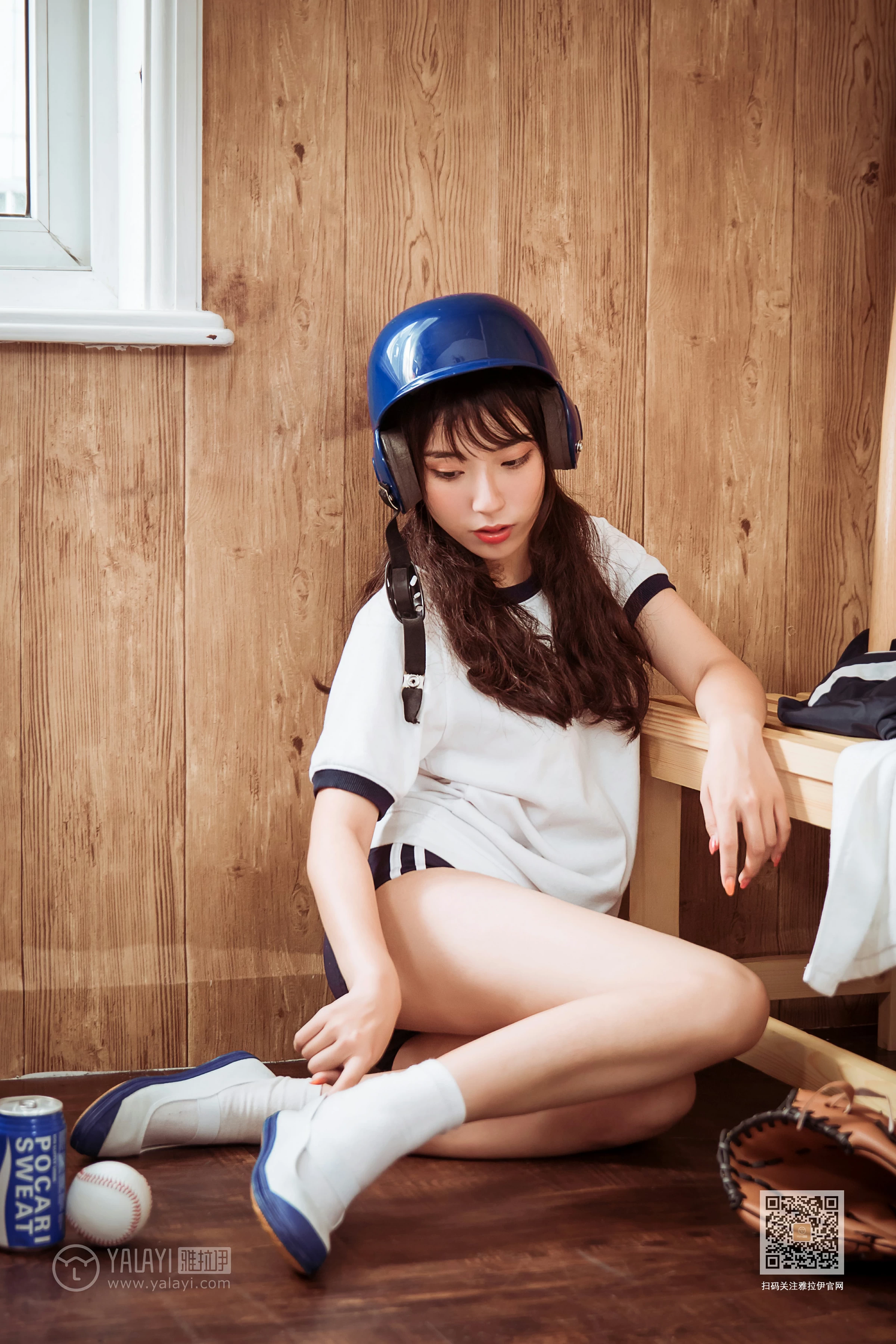 [YALAYI雅拉伊]Vol.407 美女棒球手 阿橙 白色短袖加蓝色短裤性感私房写真集第9张
