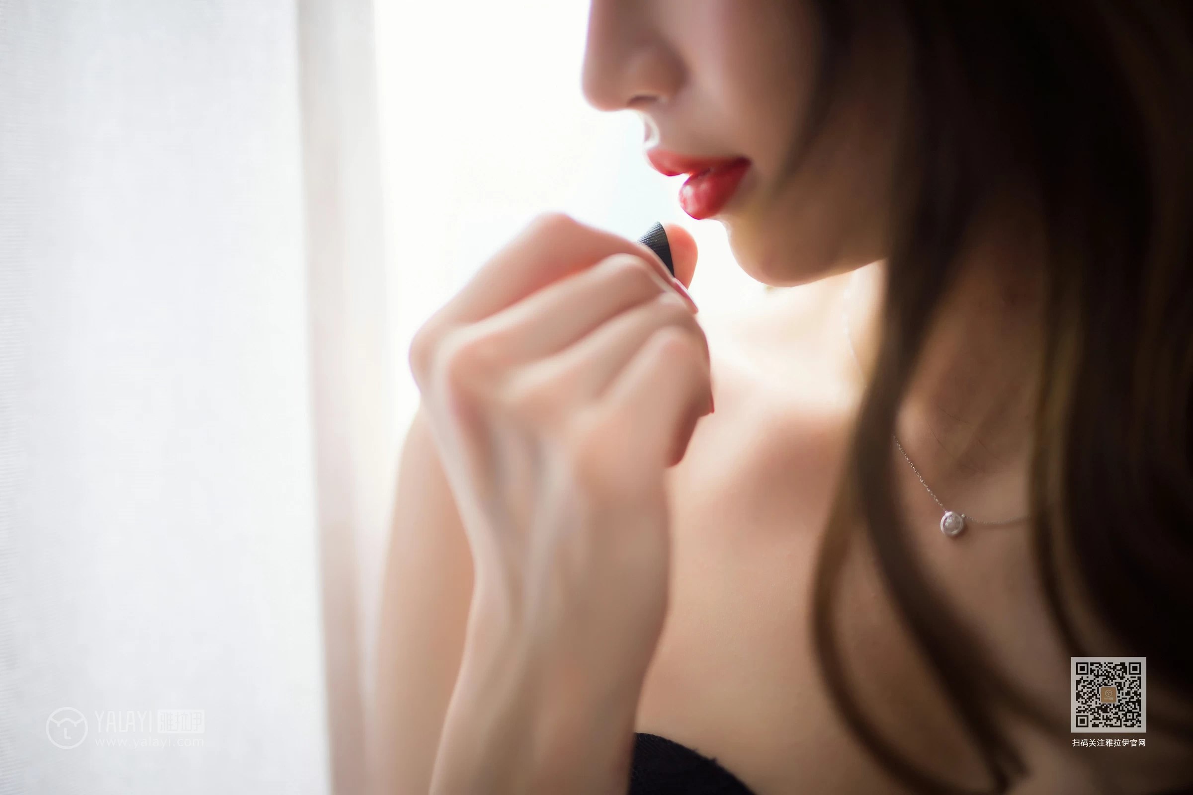 [YALAYI雅拉伊]Vol.418 一丝温柔 白雪 黑色透视情趣内衣加黑色丝袜美腿性感私房写真集第5张