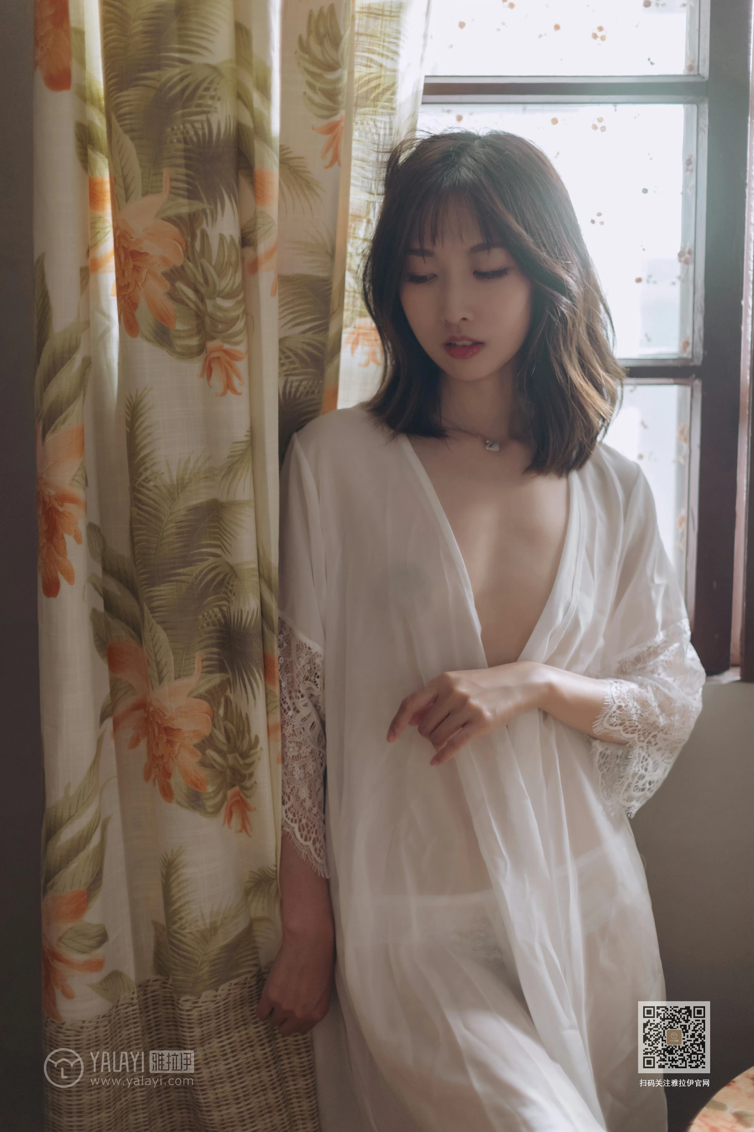 [YALAYI雅拉伊]Vol.427 寂寞心房 佳佳 白色透视蕾丝睡衣加情趣乳贴性感私房写真集第2张