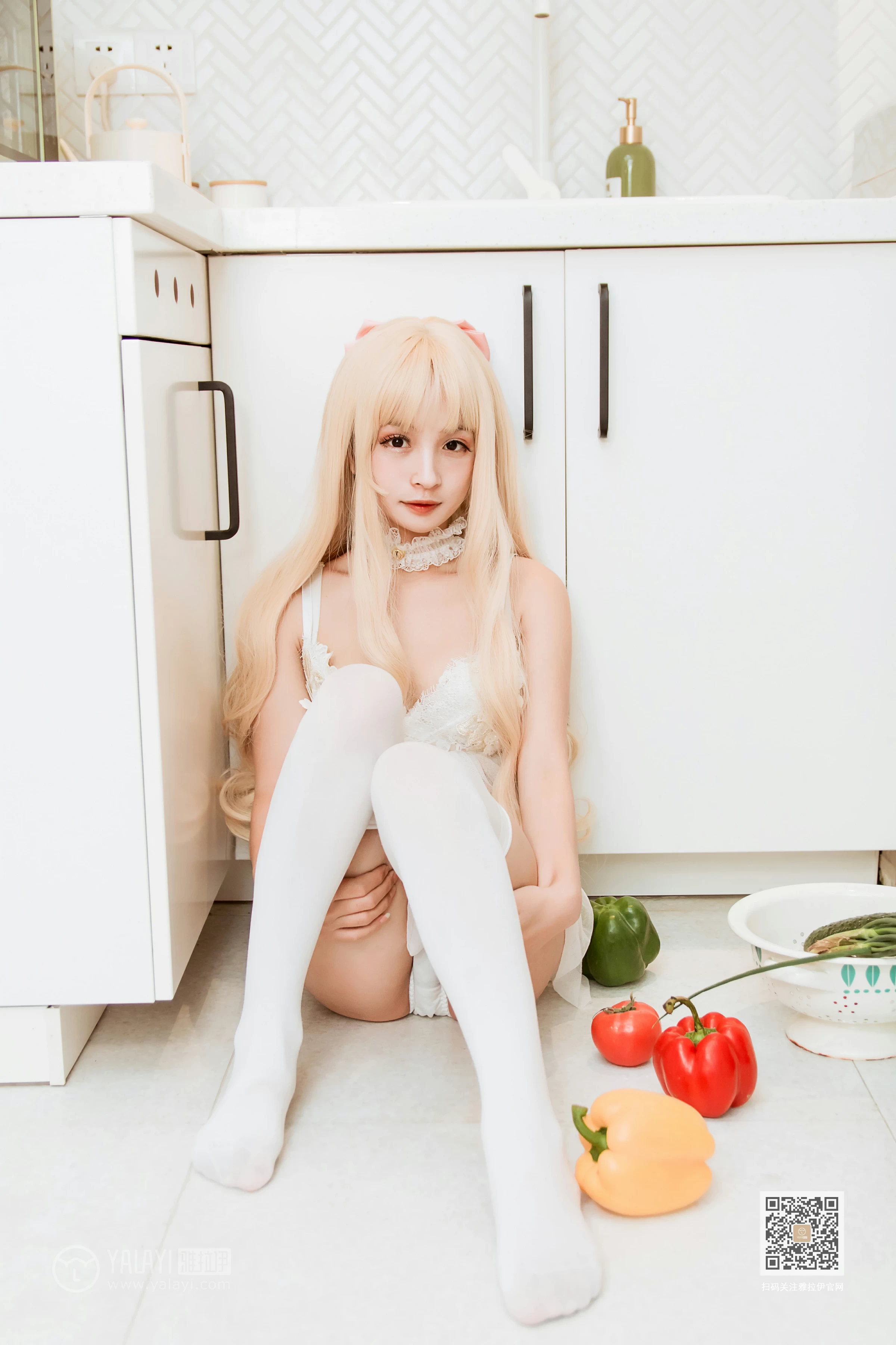 [YALAYI雅拉伊]Vol.425 异世界少女 艾丽 白色透视内衣裙加白色丝袜美腿性感私房写真集第7张