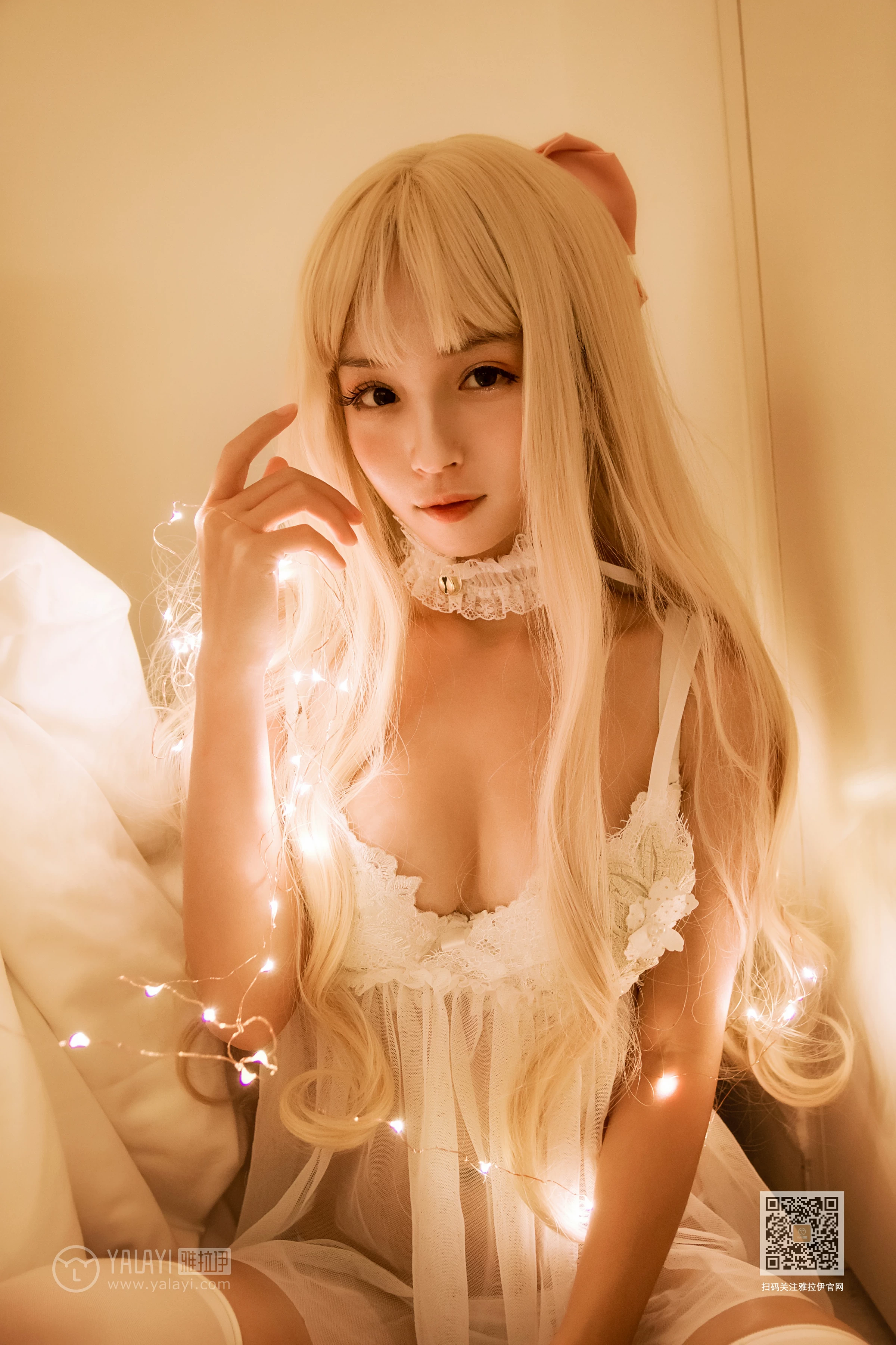 [YALAYI雅拉伊]Vol.425 异世界少女 艾丽 白色透视内衣裙加白色丝袜美腿性感私房写真集第13张