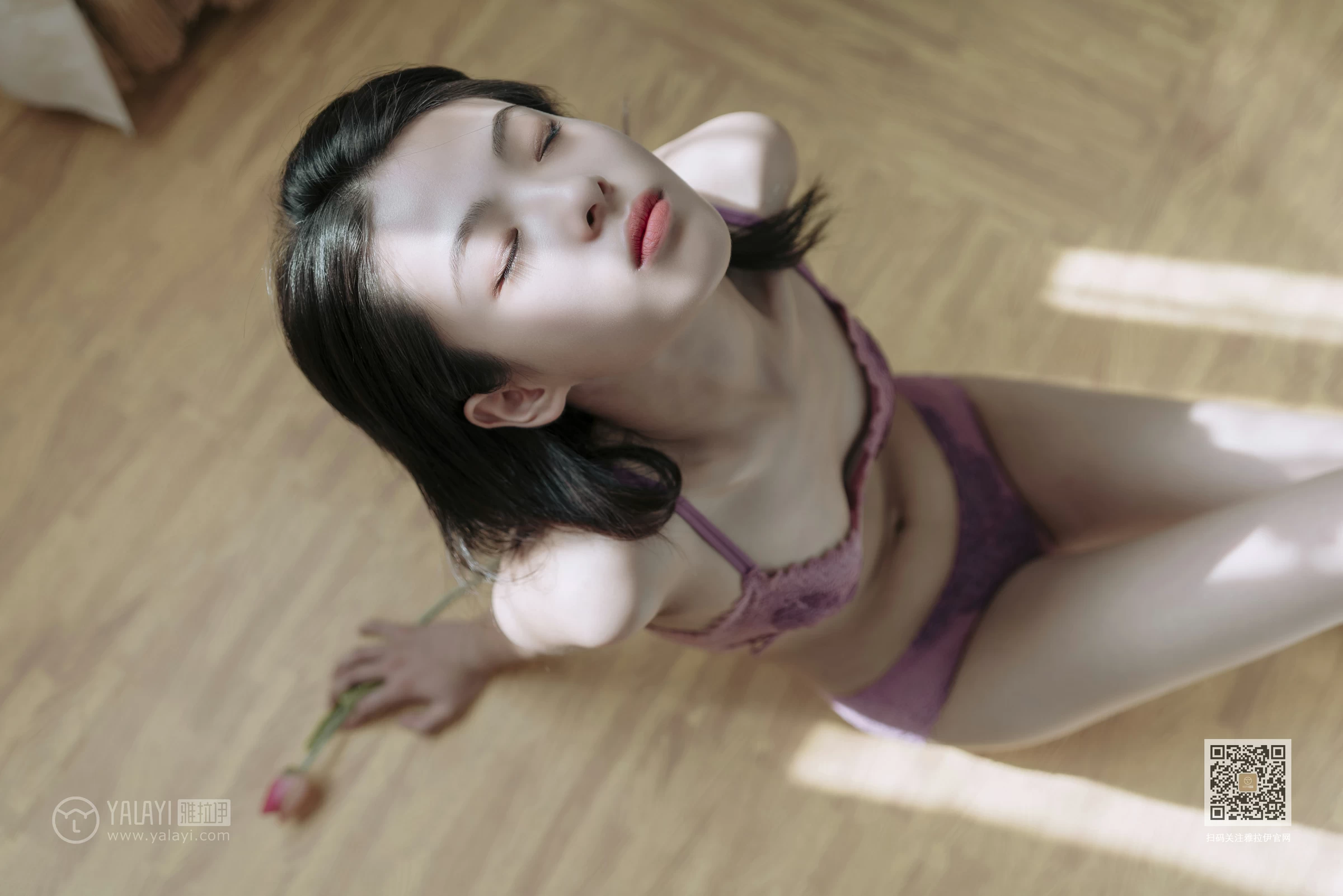 [YALAYI雅拉伊]Vol.426 蜜桃成熟时 含嫣 粉色蕾丝内衣居家性感私房写真集第17张