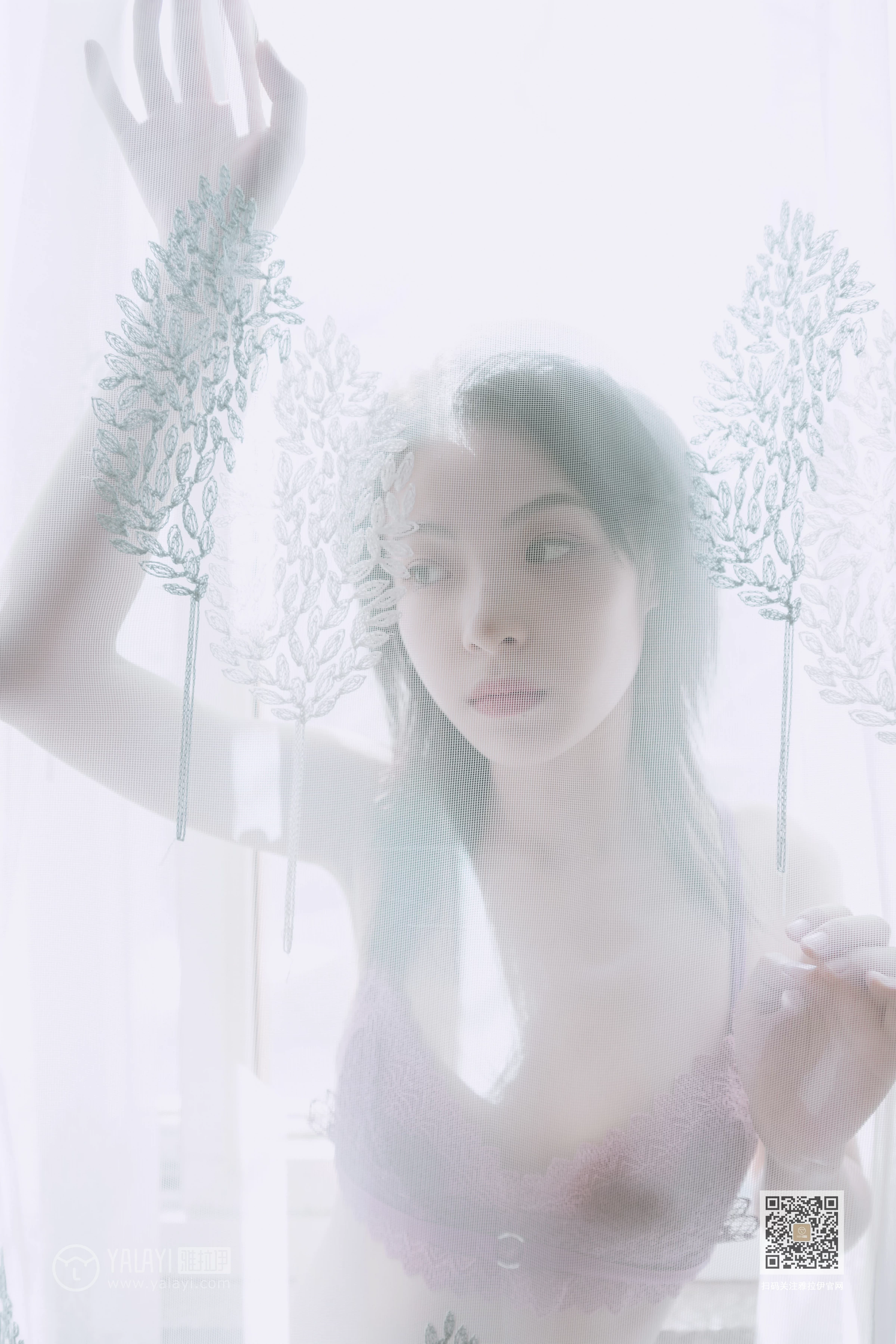 [YALAYI雅拉伊]Vol.426 蜜桃成熟时 含嫣 粉色蕾丝内衣居家性感私房写真集第10张