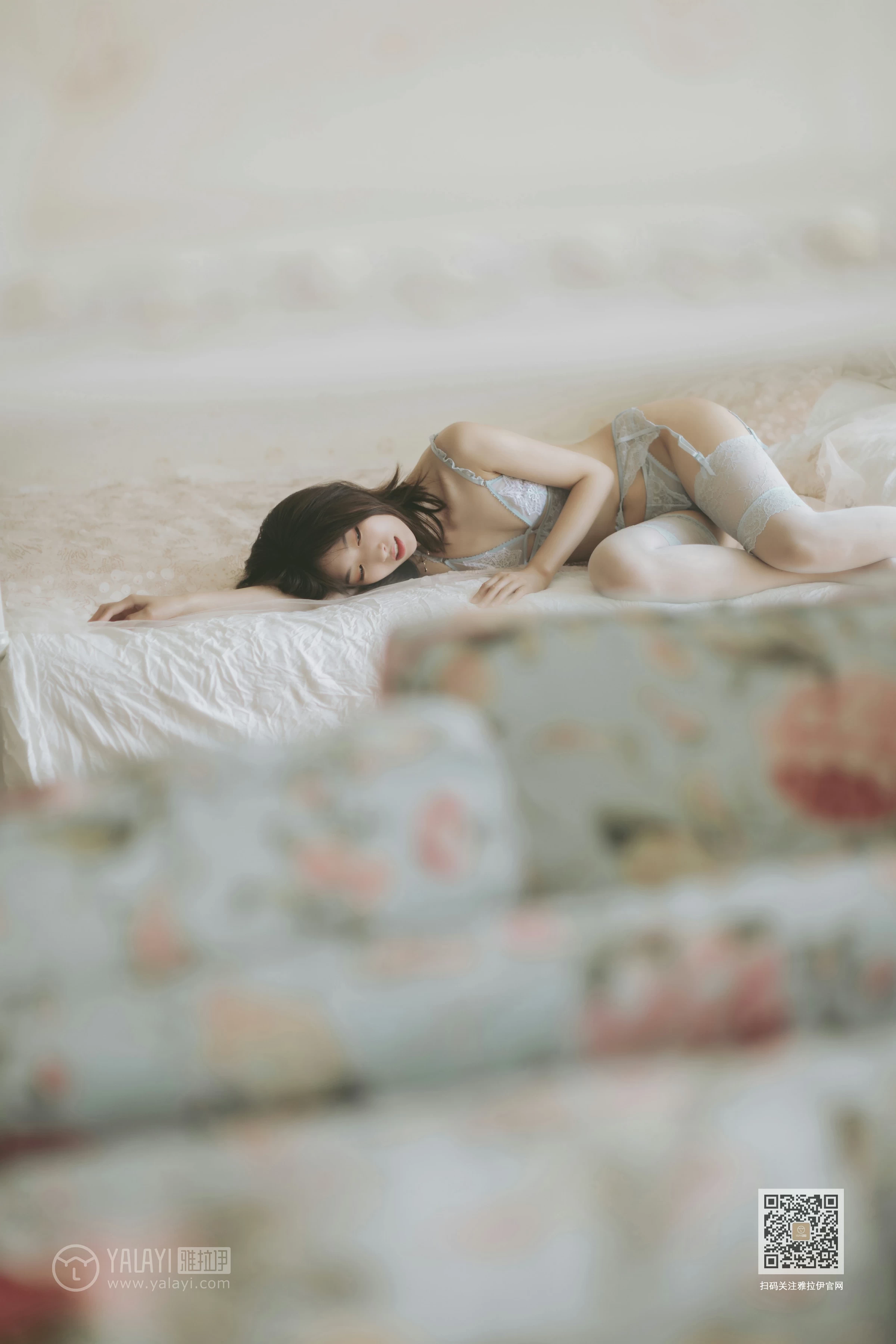 [YALAYI雅拉伊]Vol.436 维纳斯的秘密 佳佳 淡蓝色透视情趣内衣性感私房写真集第3张