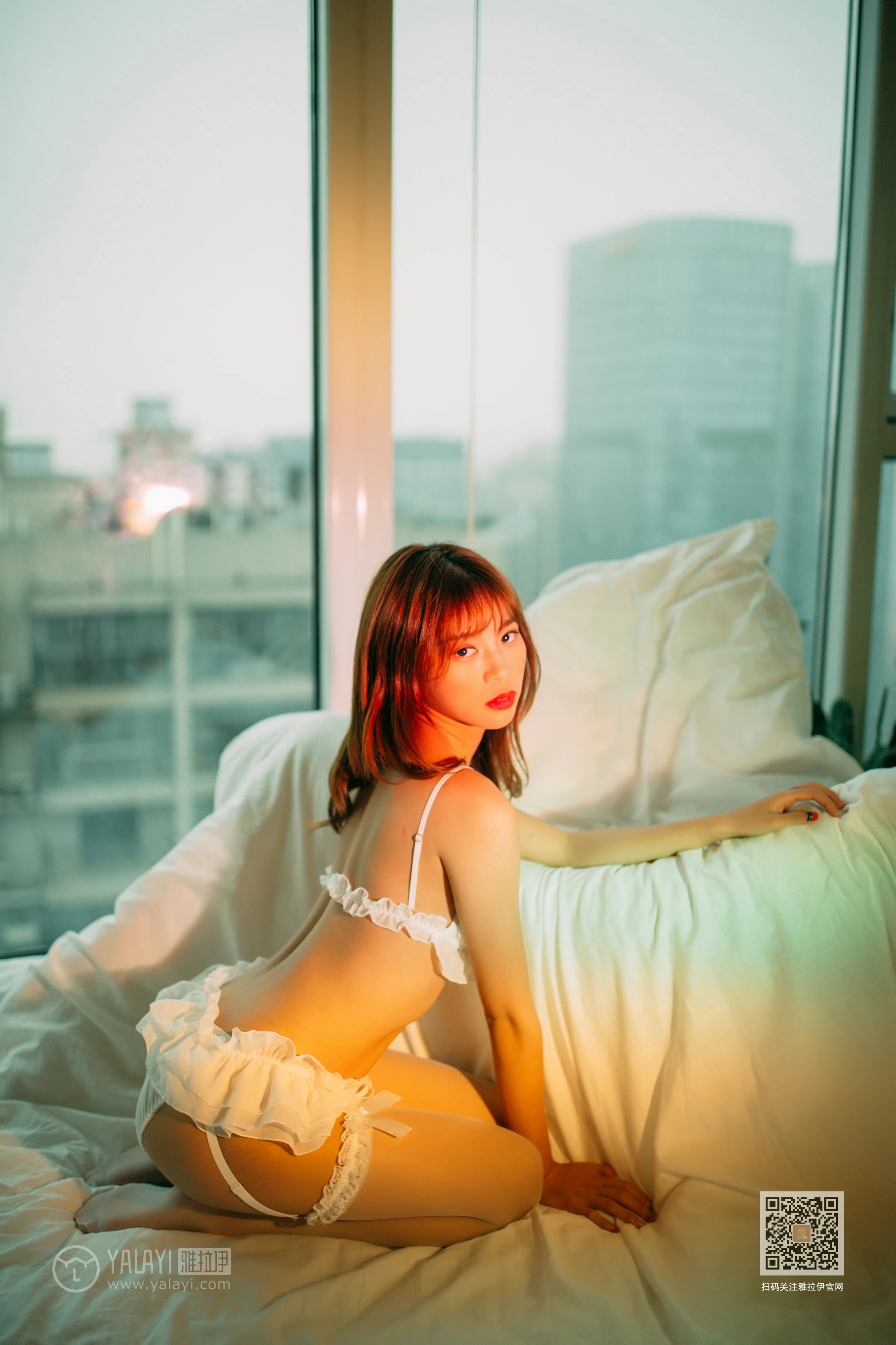 [YALAYI雅拉伊]Vol.483 丝情趣味 丽雅 白色情趣内衣加白色丝袜美腿性感私房写真集第11张