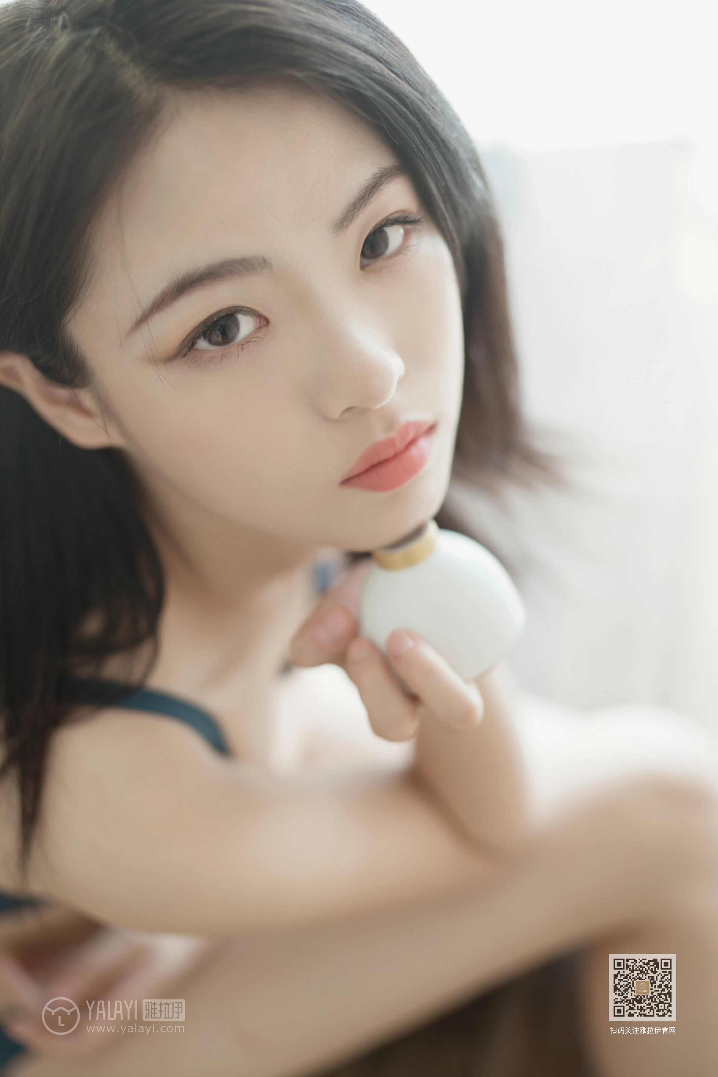 [YALAYI雅拉伊]Vol.492 和风猫女 含嫣 白色透视睡衣加蓝色蕾丝内衣性感私房写真集第16张