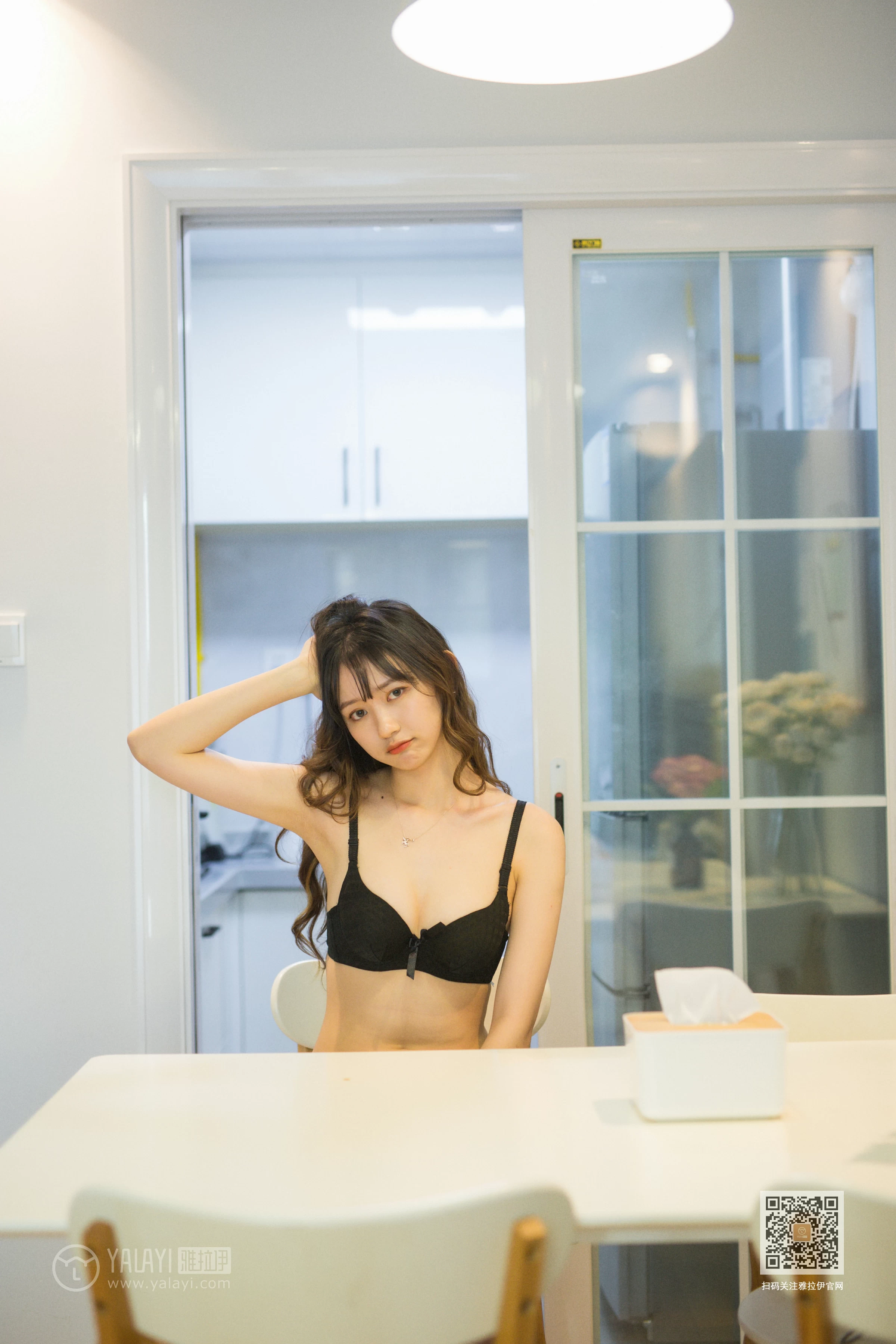 [YALAYI雅拉伊]Vol.506 需要人陪 晓琳 黑色性感内衣居家私房写真集第11张