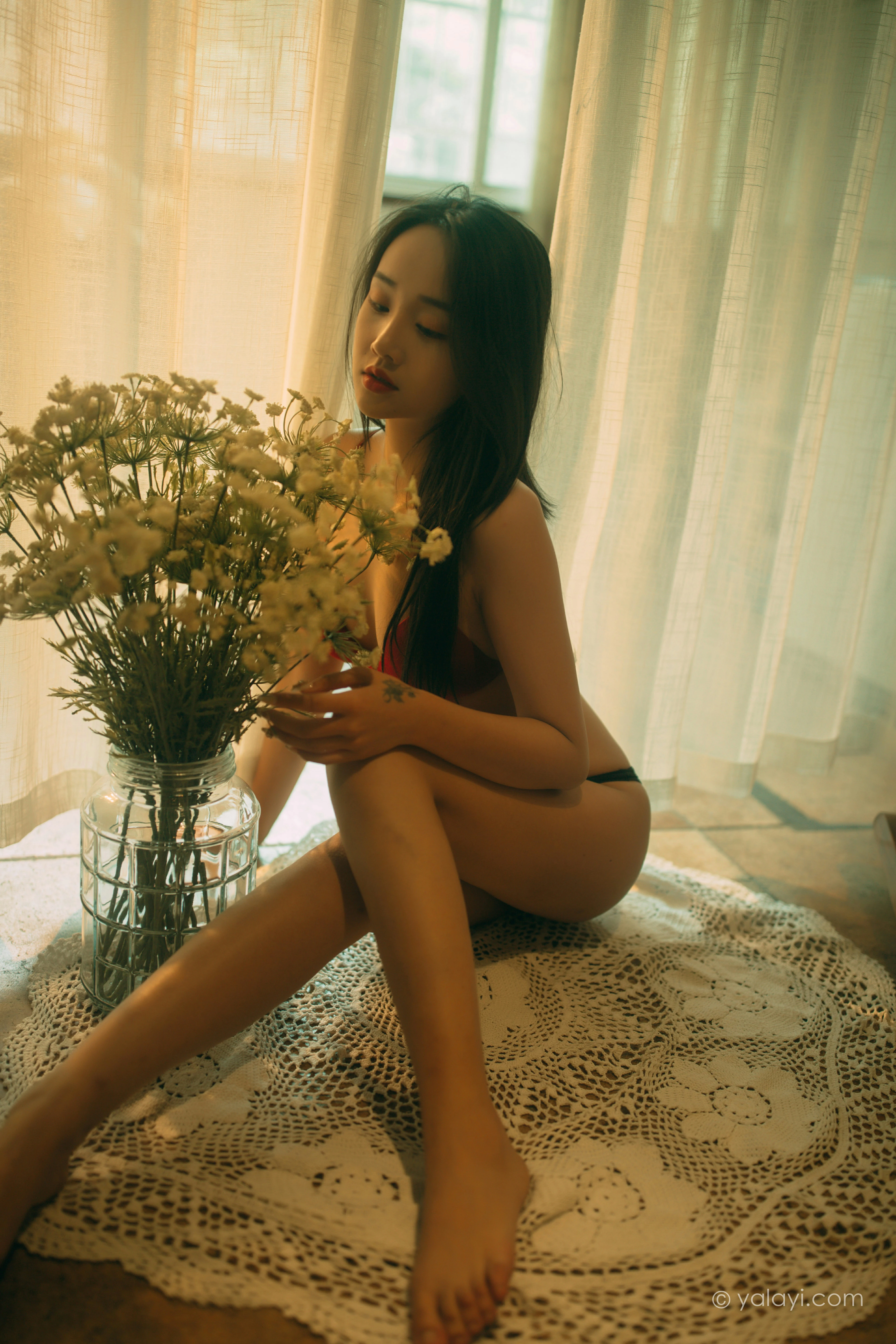 [YALAYI雅拉伊]NO.802 魂萦梦牵 优优 粉色透视情趣睡衣加黑色蕾丝内衣性感私房写真集第10张