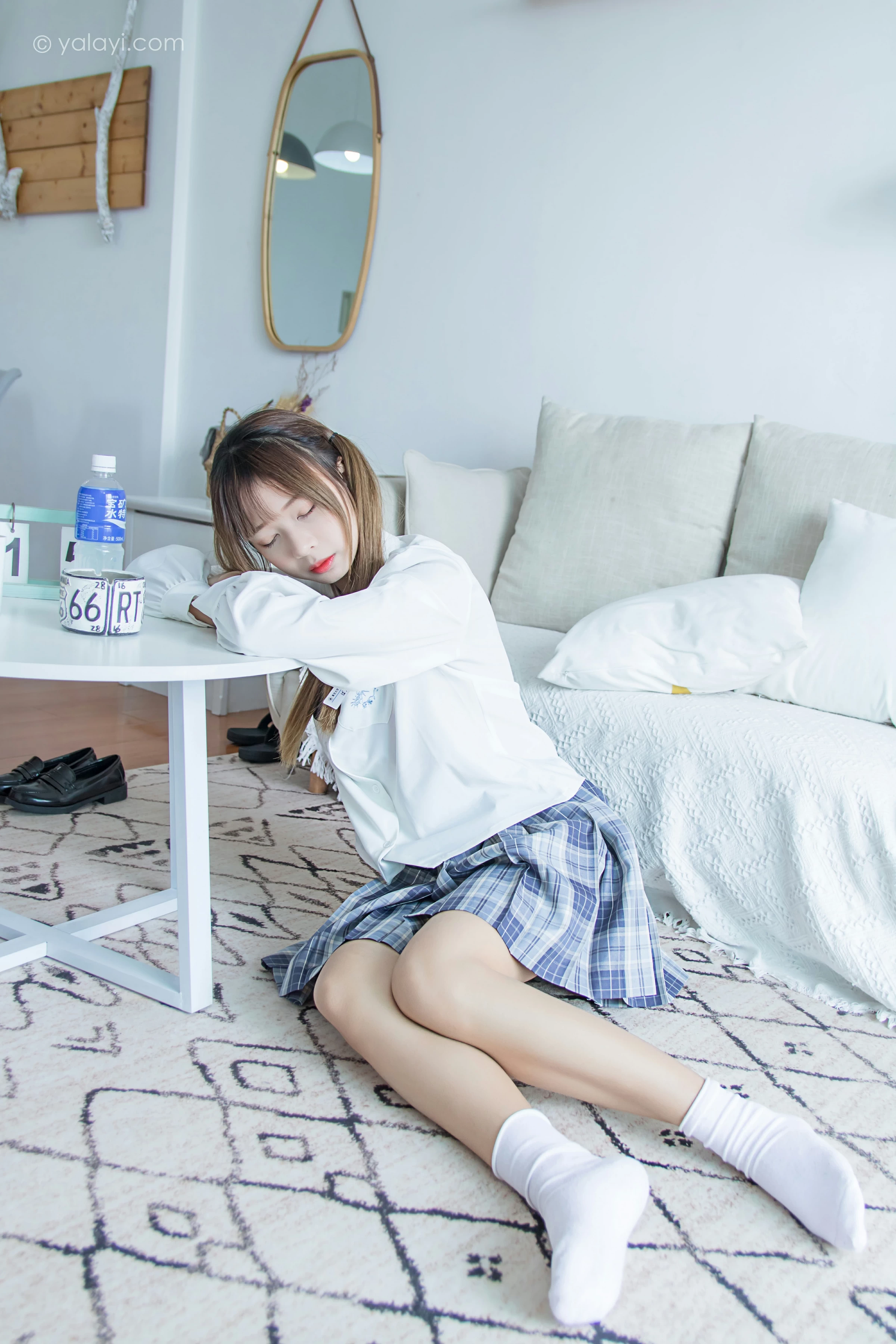 [YALAYI雅拉伊]NO.667 《有我超甜》 阿禾 白色JK制服加格子短裙私房写真集第2张