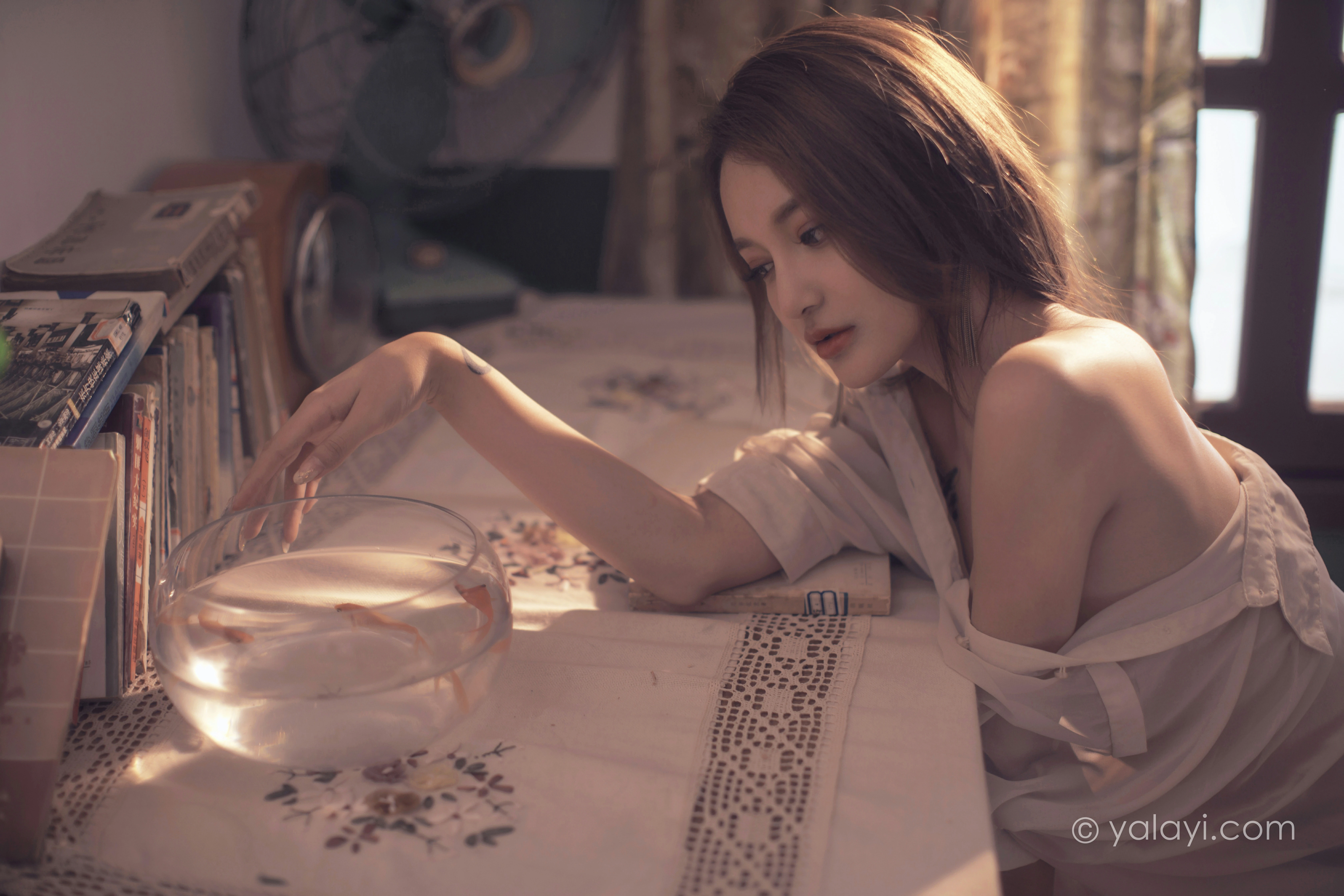[YALAYI雅拉伊]NO.803 若有思 梓杨 白色透视衬衫居家性感私房写真集第12张