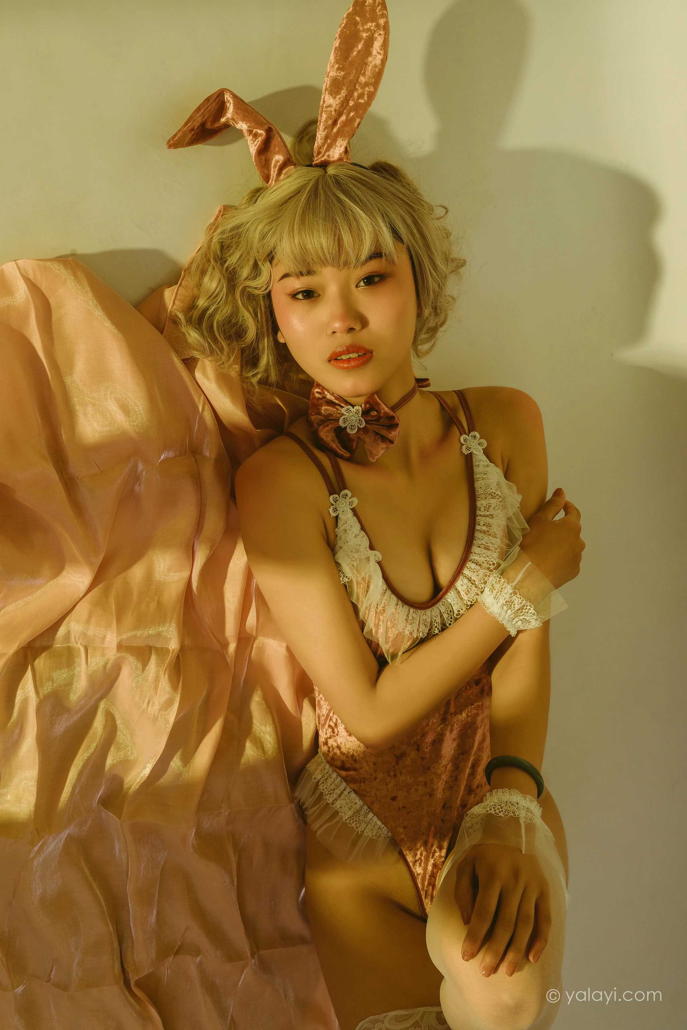 [YALAYI雅拉伊]NO.656 《兔子精灵》 和风 粉色情趣制服加白色丝袜美腿性感私房写真集第5张