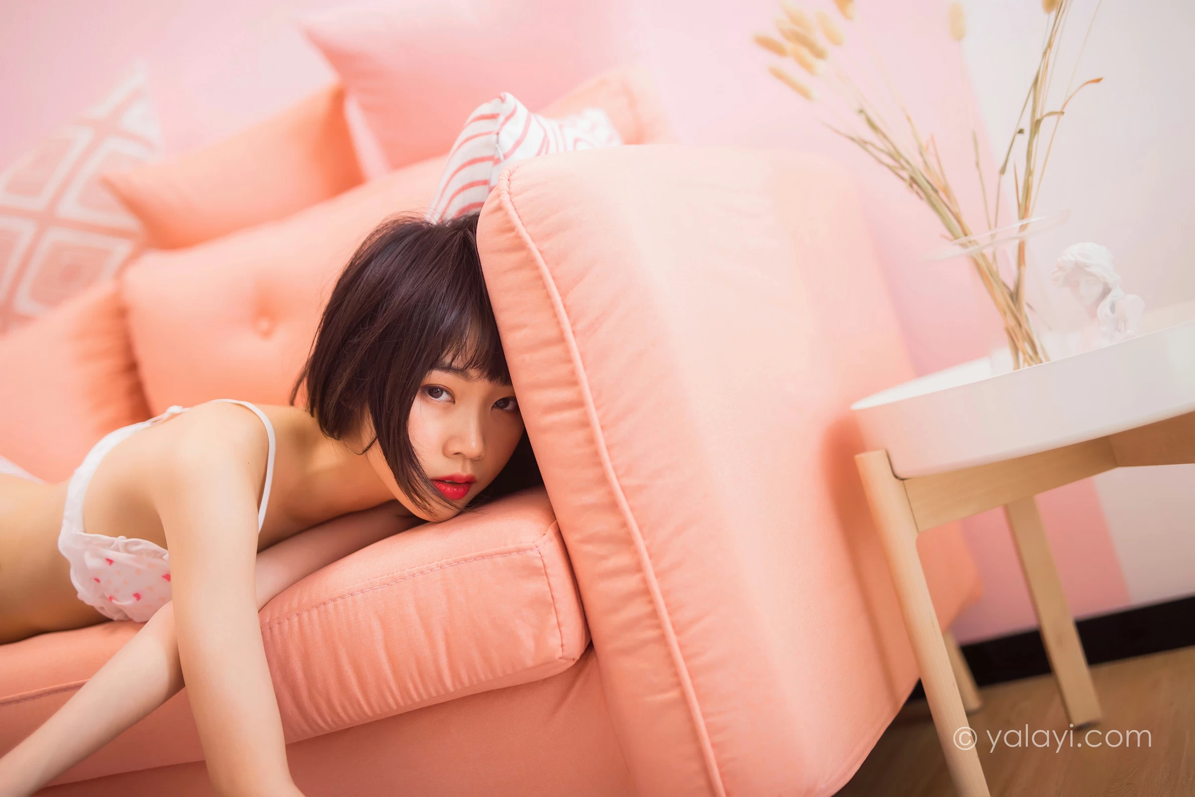 [YALAYI雅拉伊]NO.657 《粉色少女心》 粉粉 白色蕾丝内衣性感私房写真集第17张