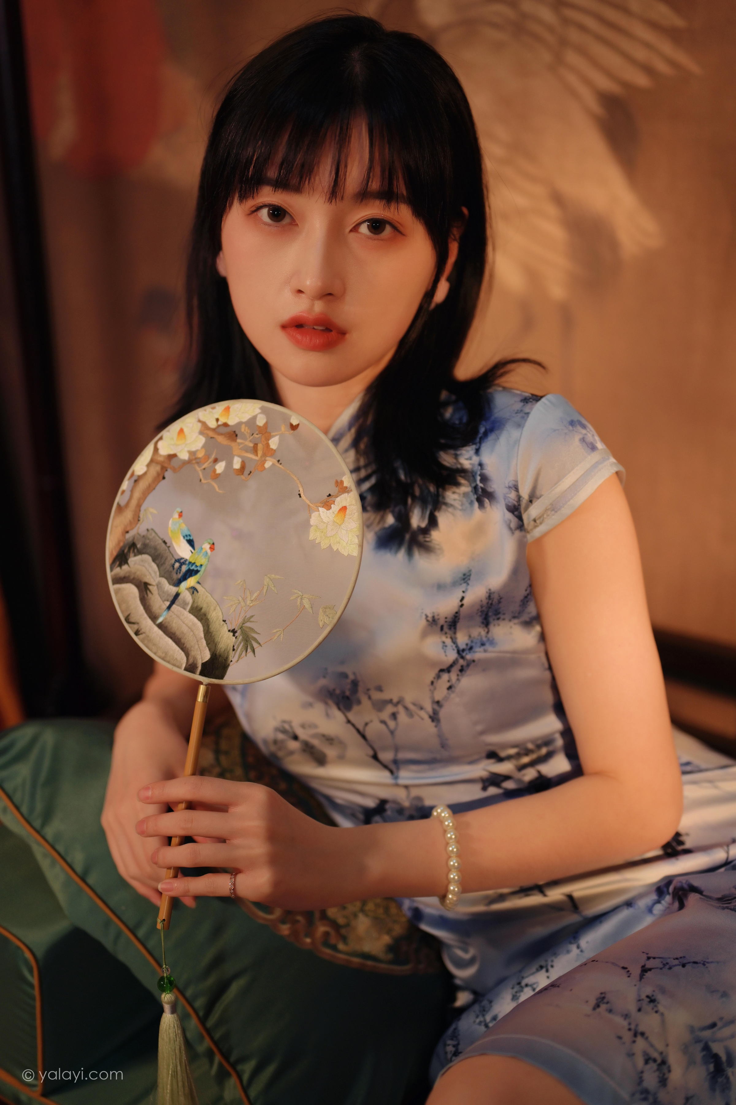 [YALAYI雅拉伊]2022.03.18 绝代芳华 京京 银色无袖旗袍民国风优雅写真集第12张