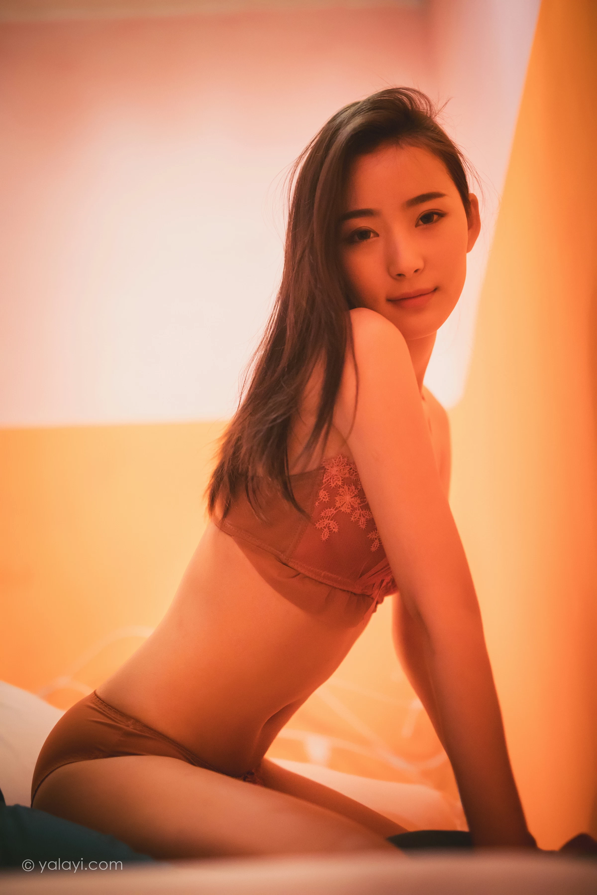 [YALAYI雅拉伊]NO.683 《暧昧》 海棠 粉色蕾丝内衣性感私房写真集第16张