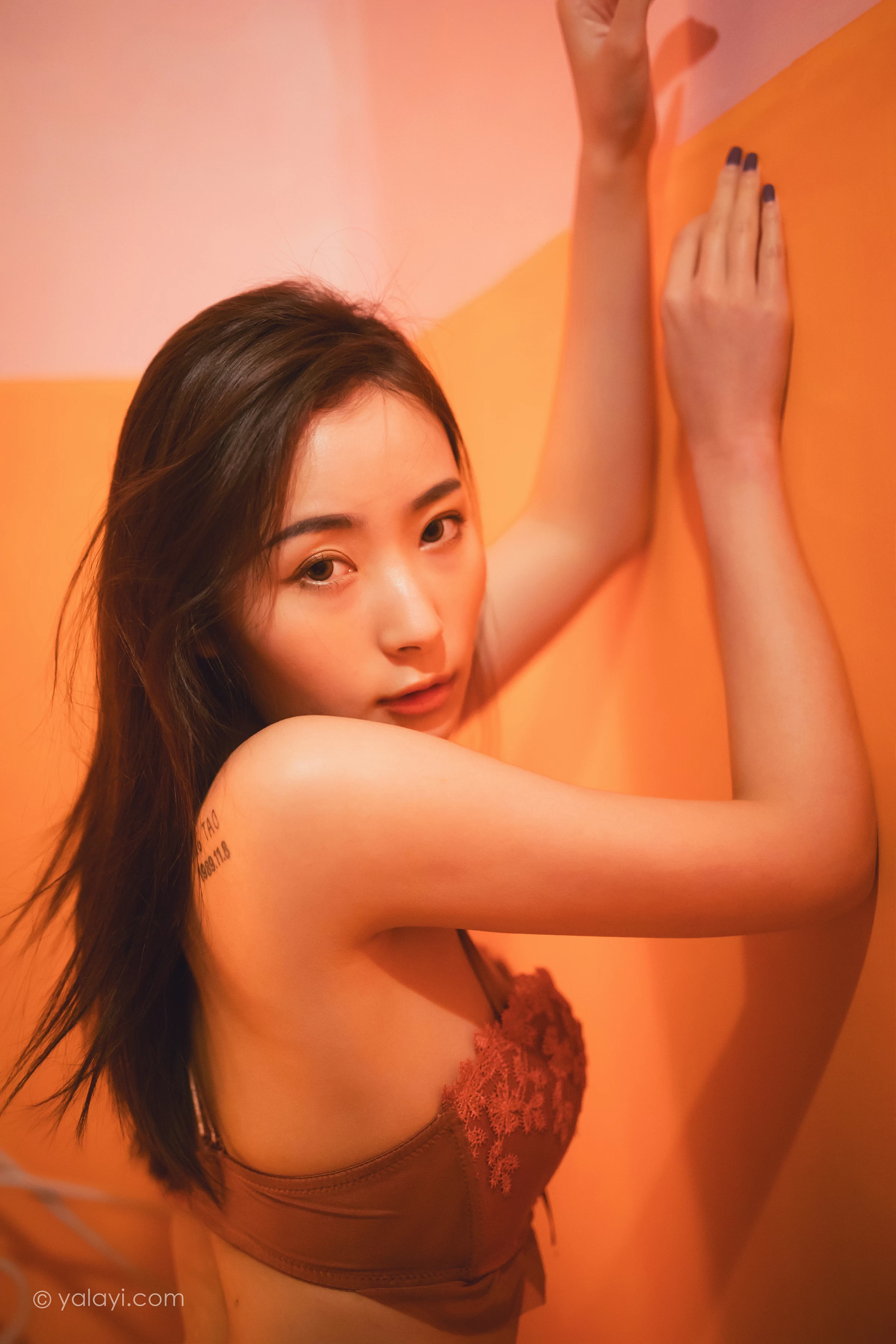 [YALAYI雅拉伊]NO.683 《暧昧》 海棠 粉色蕾丝内衣性感私房写真集第15张