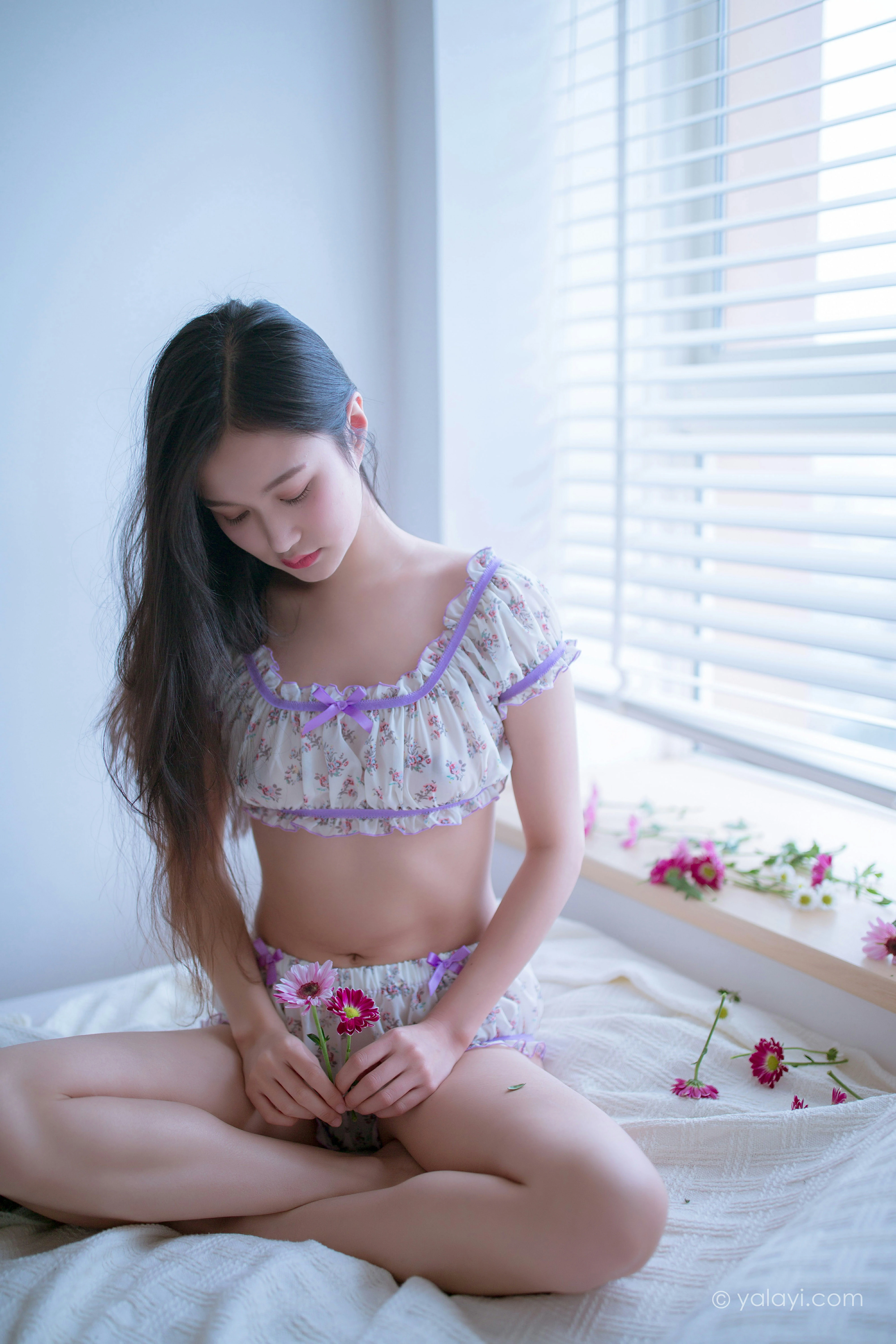 [YALAYI雅拉伊]NO.806 羞花 仙儿 白色镂空连衣裙加蕾丝内衣性感私房写真集第14张