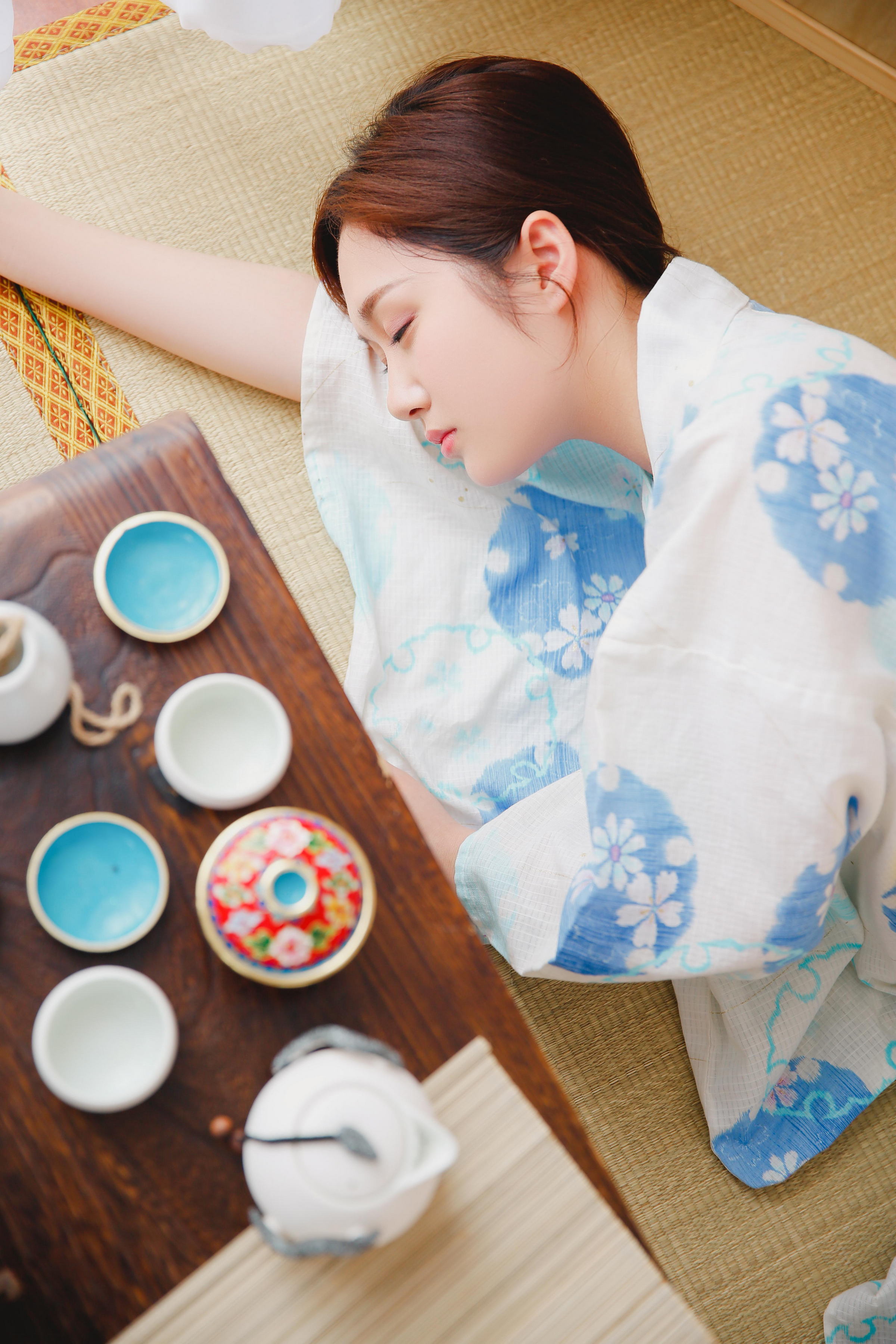 [YALAYI雅拉伊]2022.06.01 希望 清纯少女 白色和服与彩色短袖加牛仔短裤写真集第3张