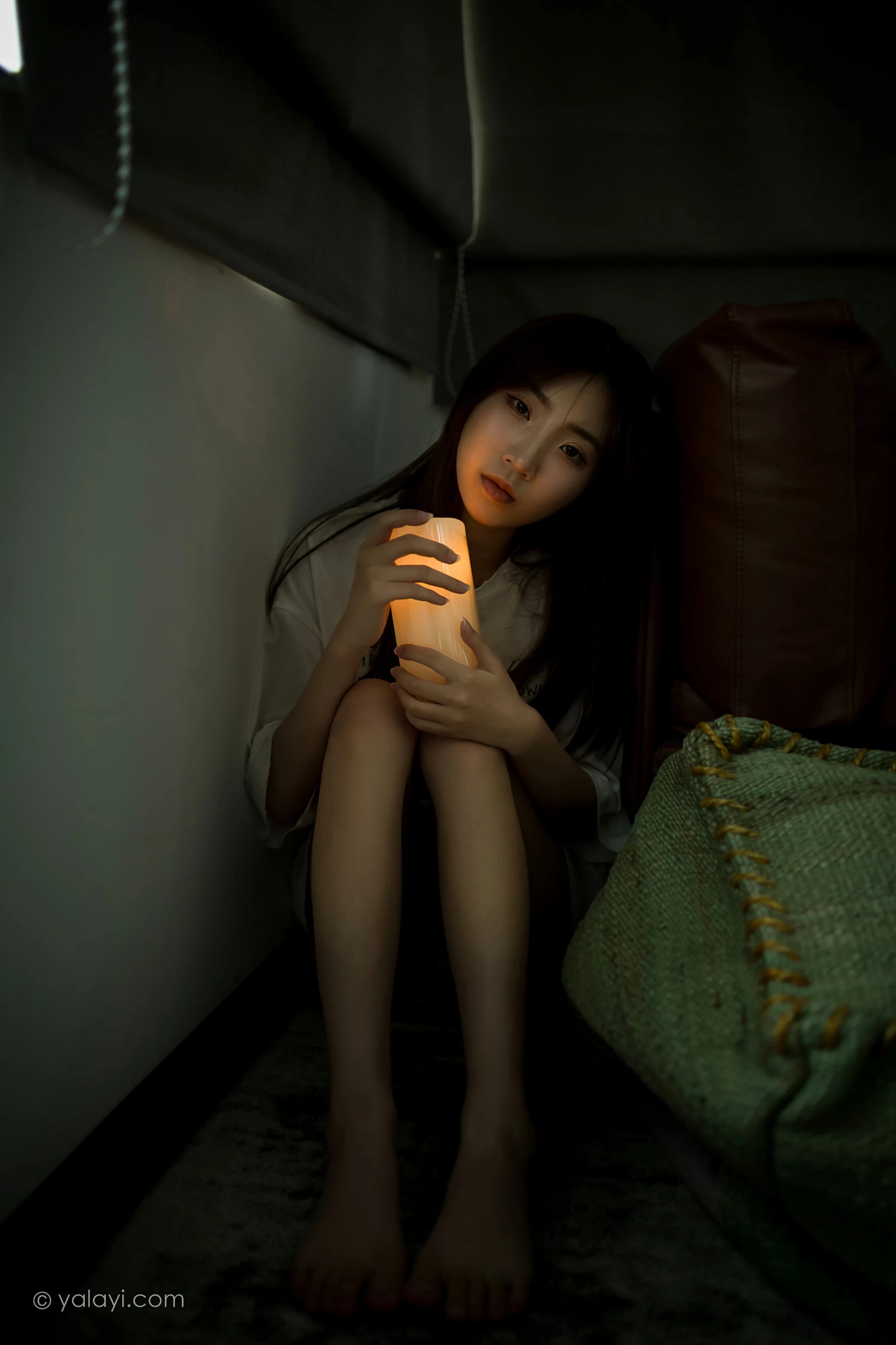 [YALAYI雅拉伊]NO.693 《好心分手》 小乔 白色连身短袖居家私房写真集第8张