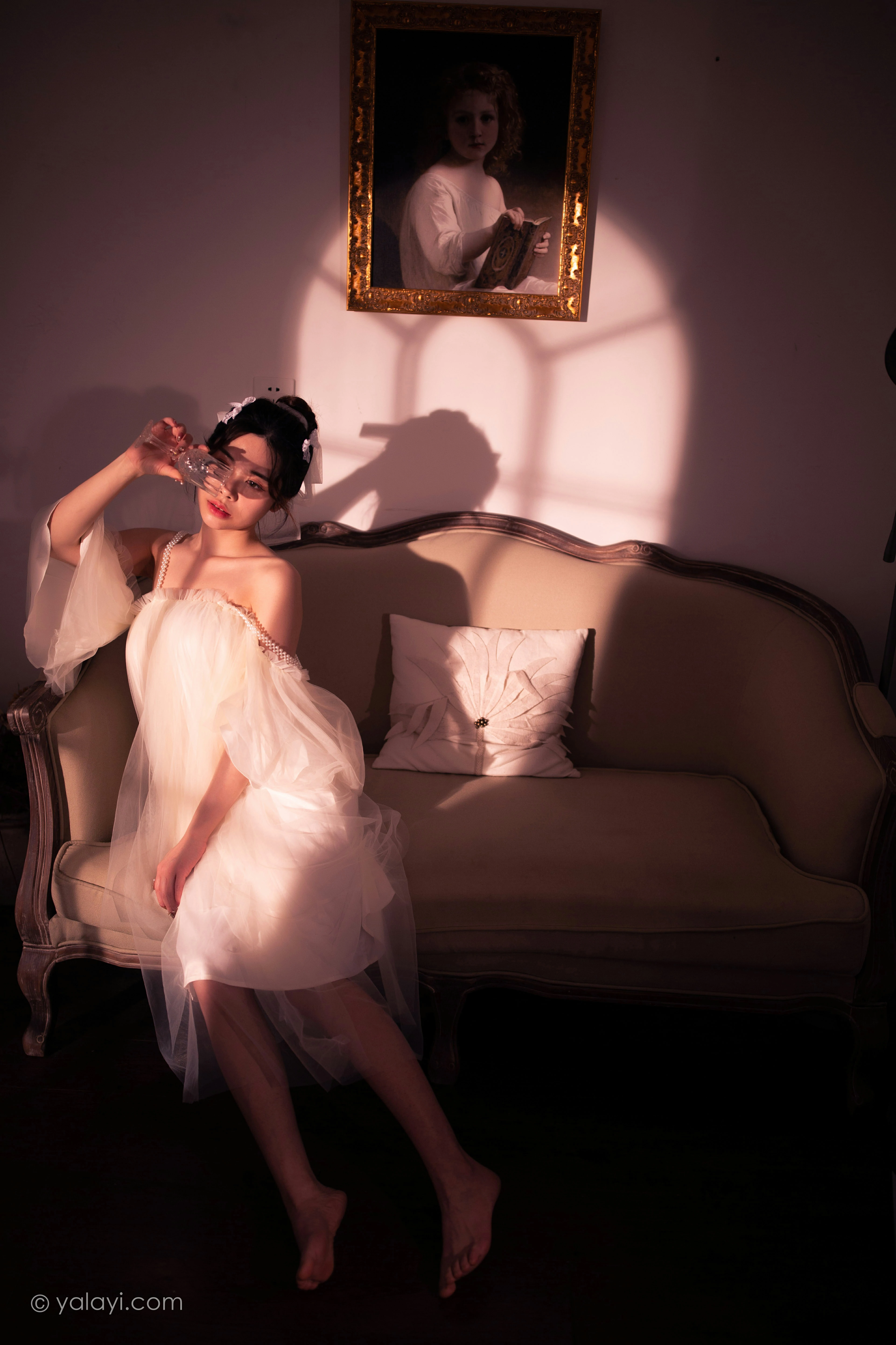 [YALAYI雅拉伊]NO.858 等待我的人 香草 白色透视吊带连衣裙居家性感写真集第7张