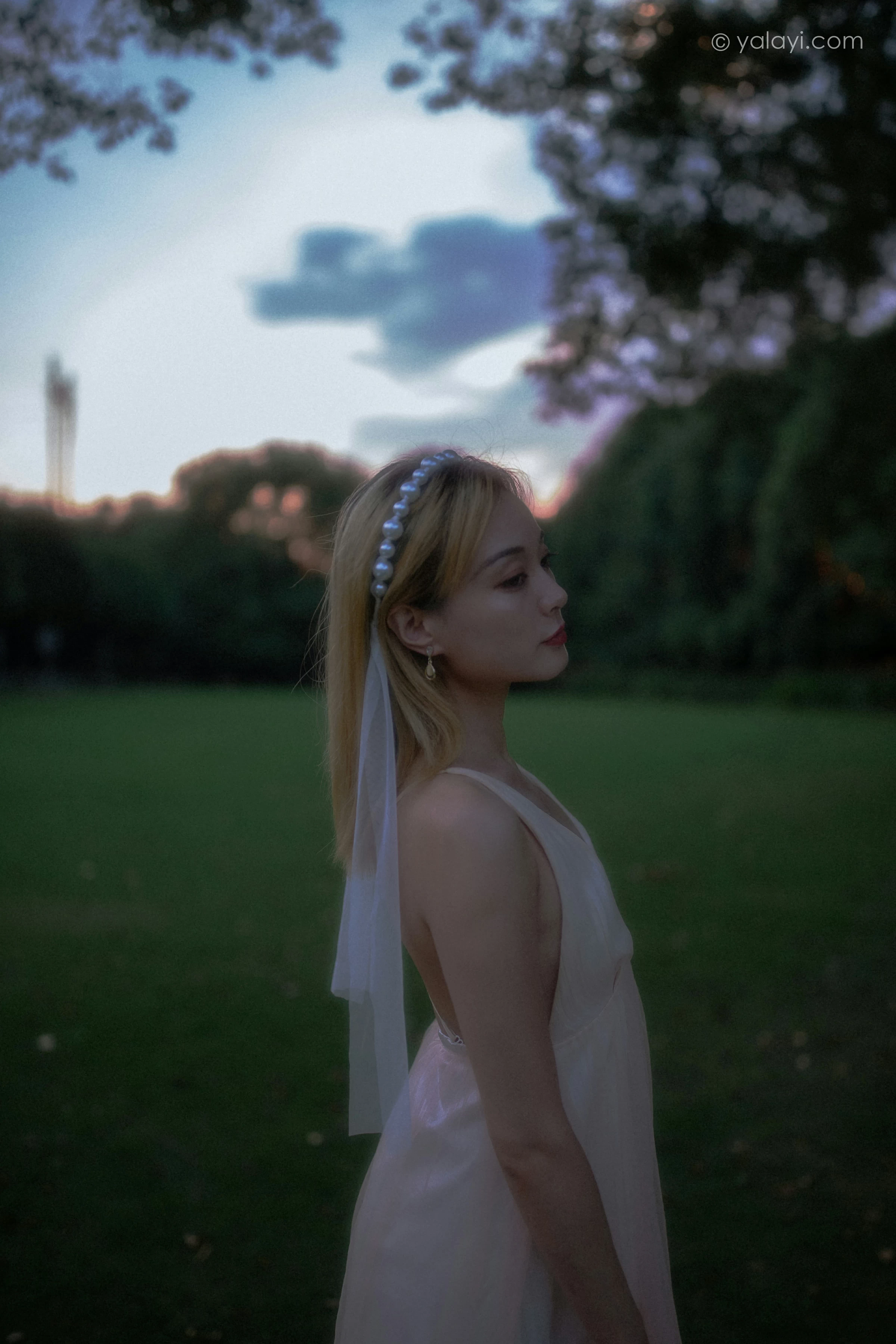 [YALAYI雅拉伊]NO.695 《救赎》 米粒米粒 粉色吊带连衣裙写真第6张