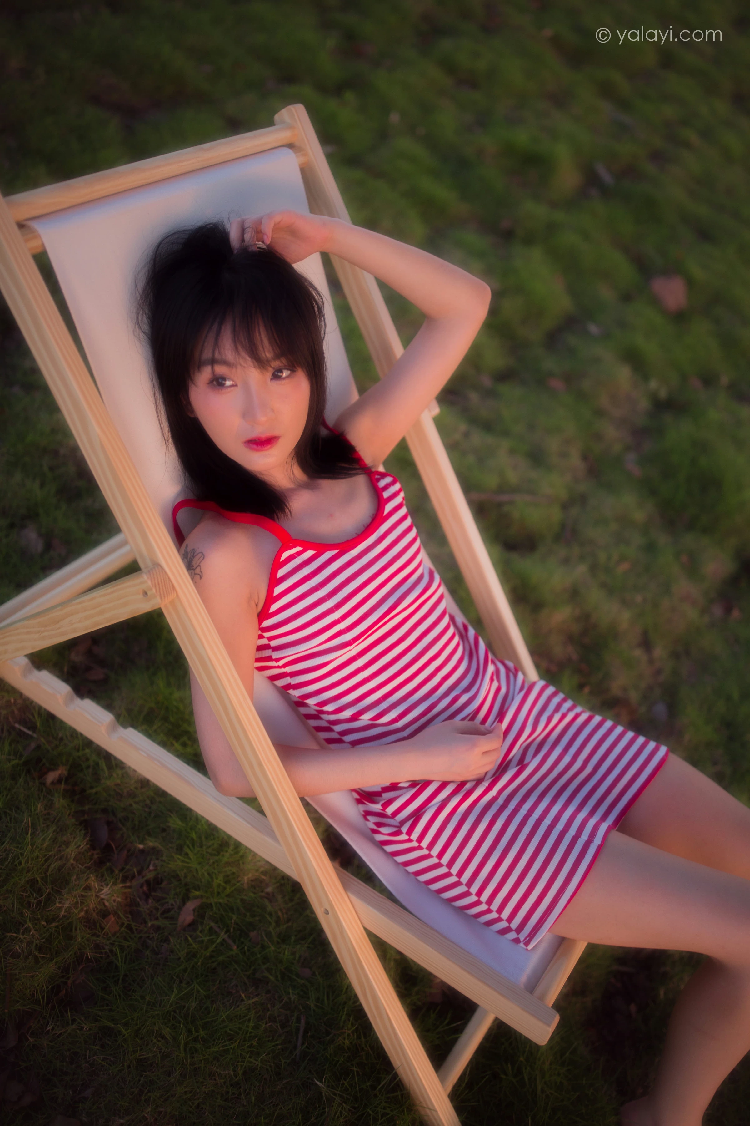 [YALAYI雅拉伊]NO.690 《红了》 落落 红色吊带连衣裙写真第10张