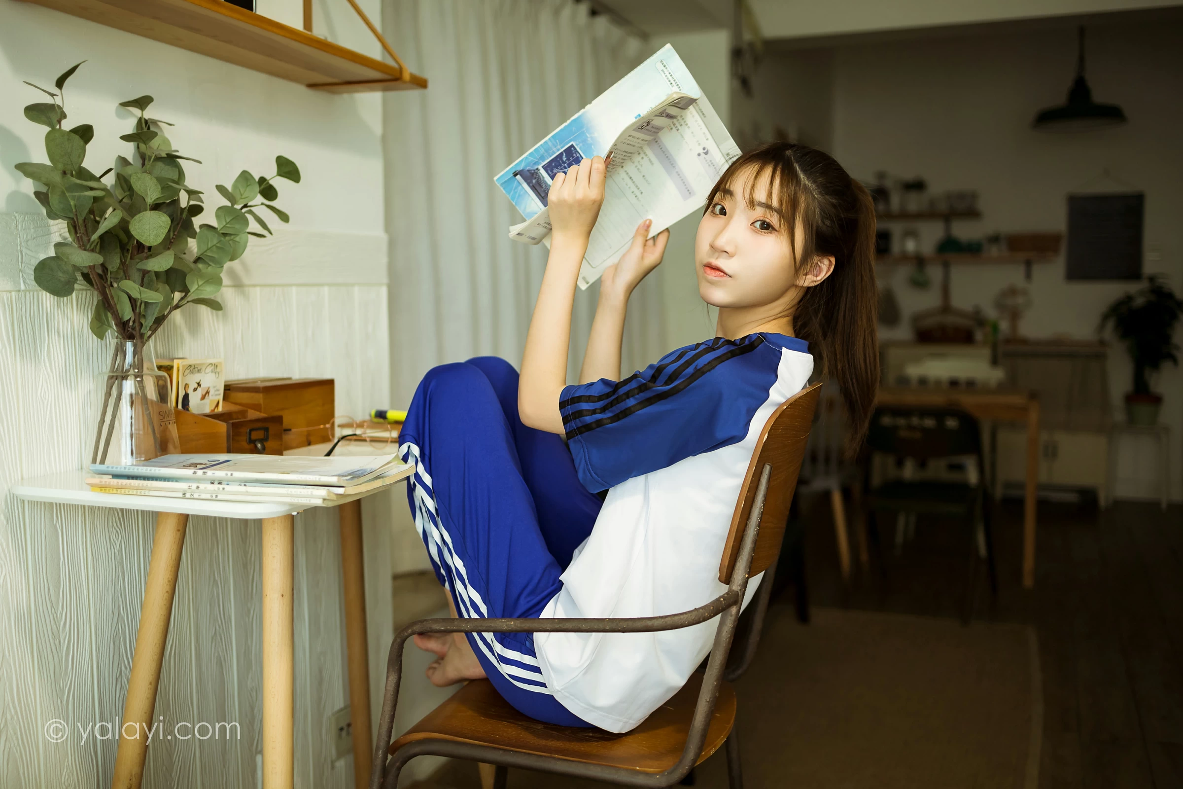[YALAYI雅拉伊]NO.719 《一对一辅导》 小乔 蓝色校服短袖加长裤居家私房写真集第1张