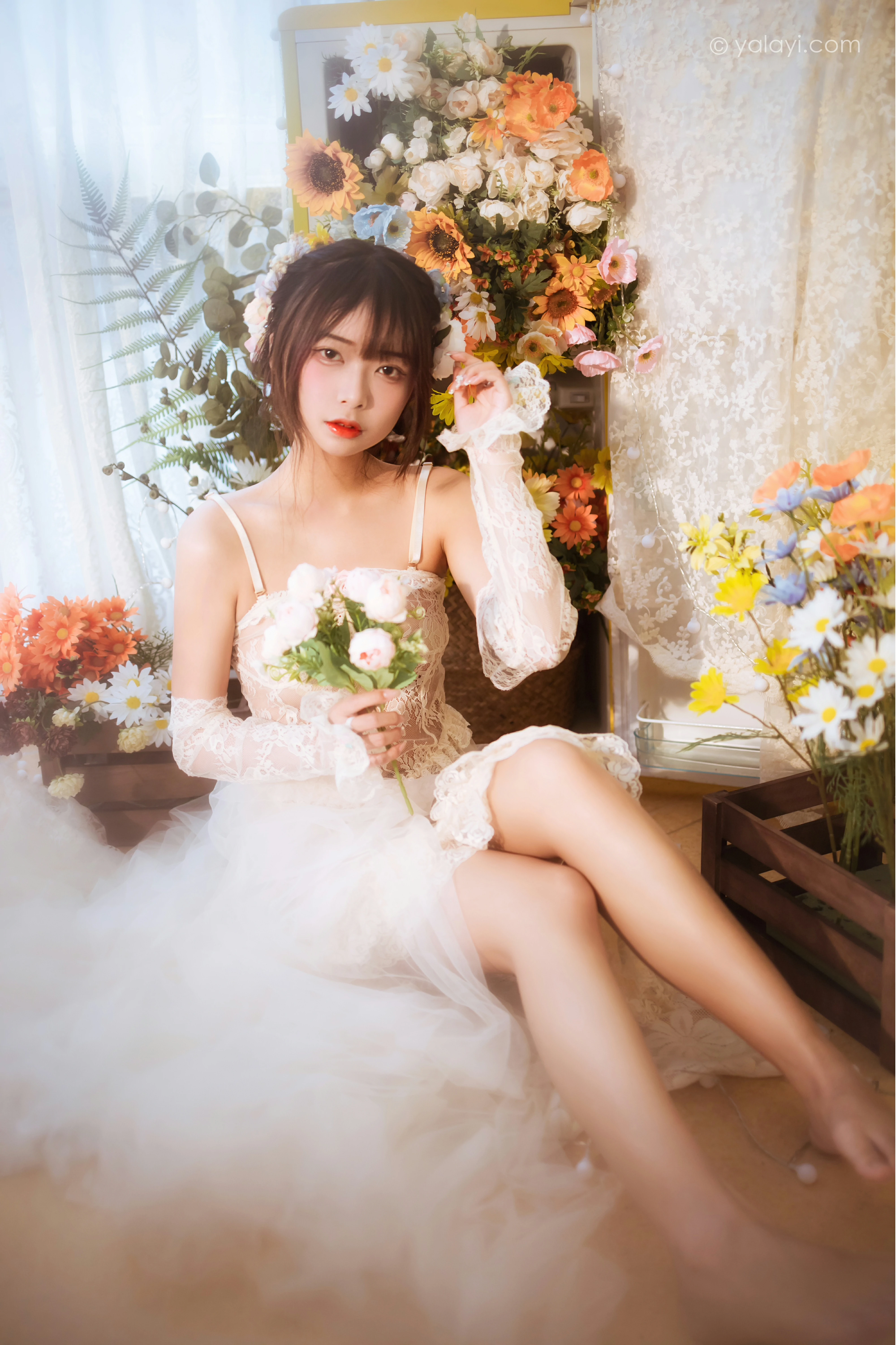 [YALAYI雅拉伊]NO.807 似梦初觉 阿禾 白色透视情趣连衣裙加蕾丝内衣性感私房写真集第1张