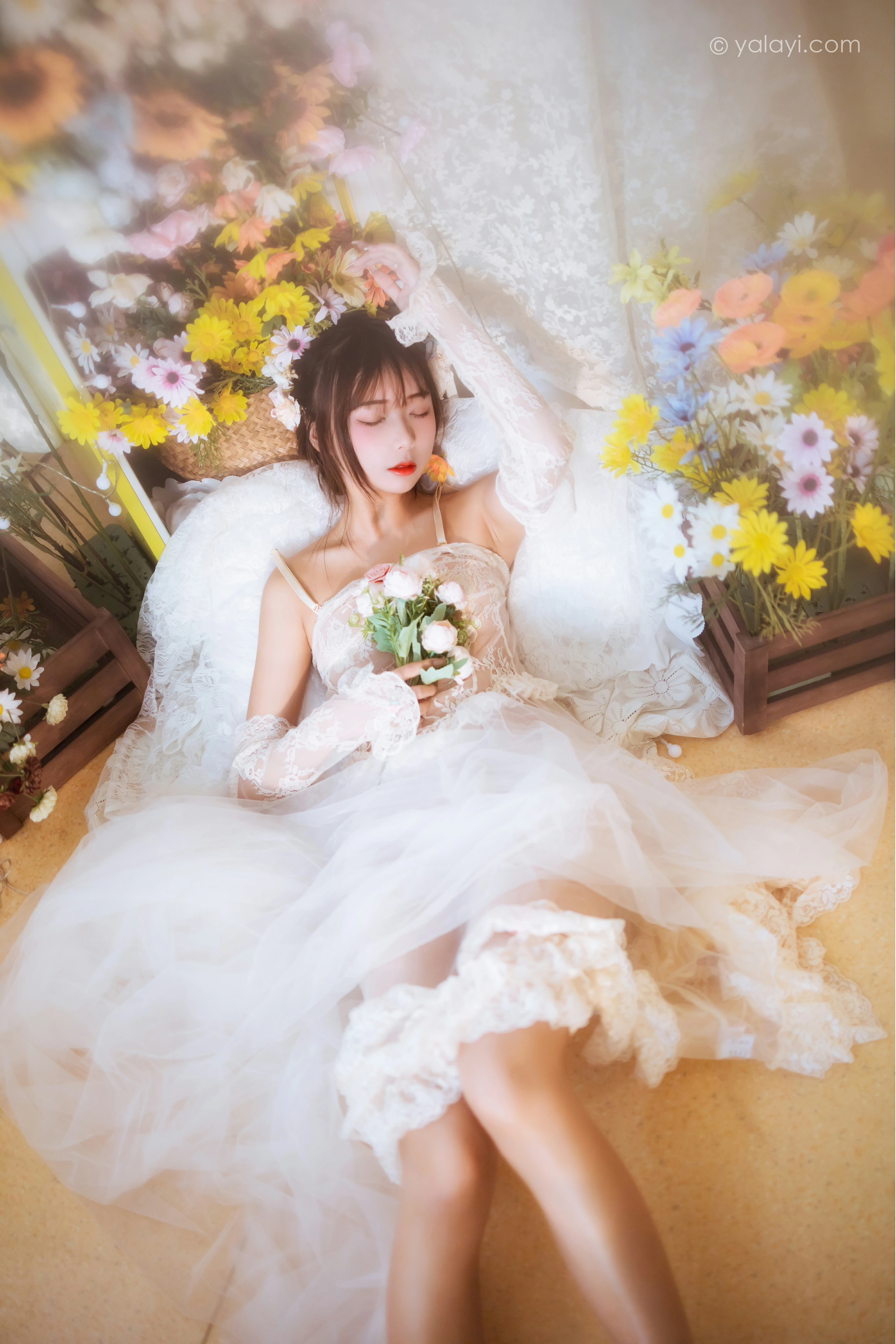 [YALAYI雅拉伊]NO.807 似梦初觉 阿禾 白色透视情趣连衣裙加蕾丝内衣性感私房写真集第13张
