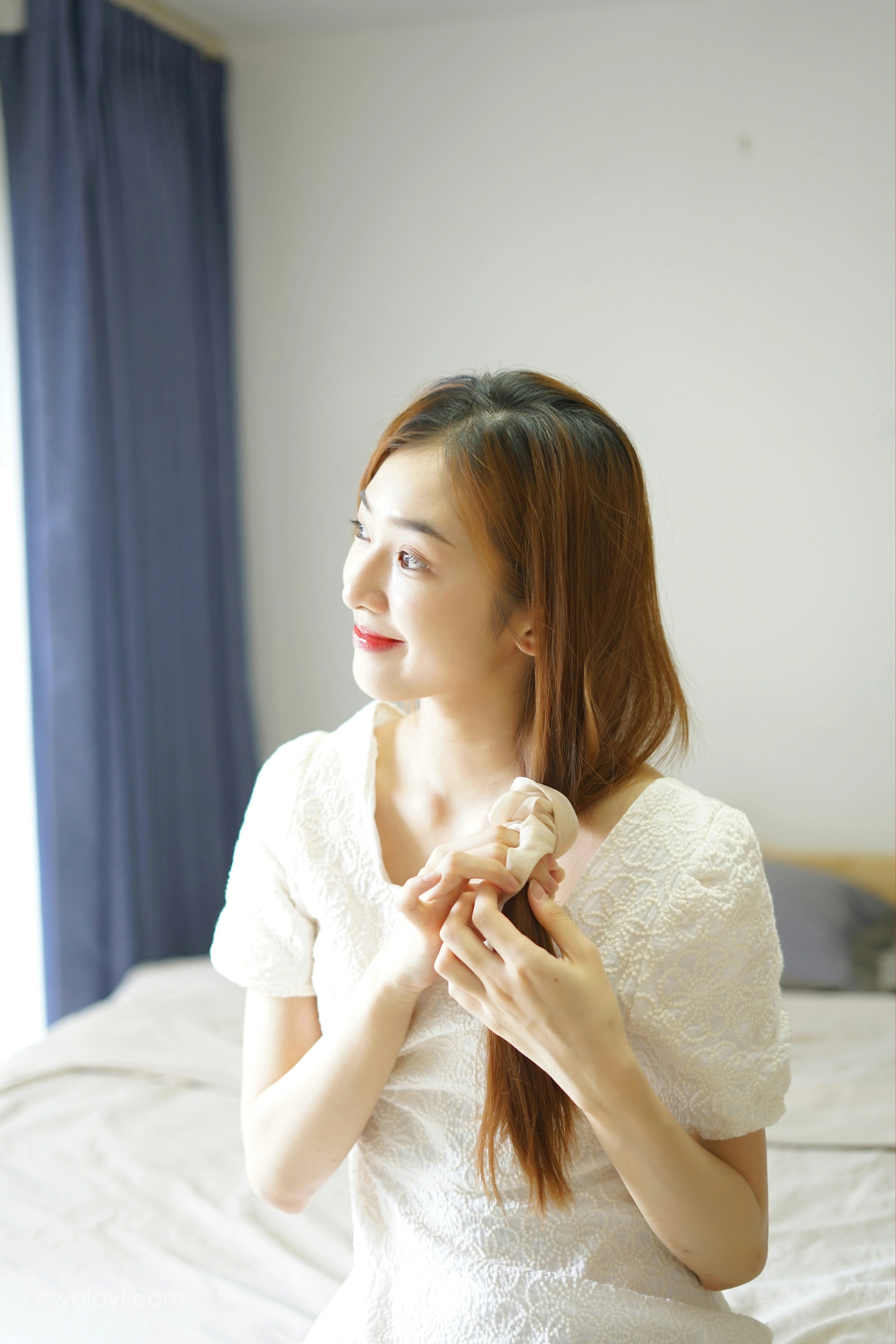 [YALAYI雅拉伊]NO.854 清晨阳光 楚媛 白色蕾丝连衣裙居家性感写真集第12张