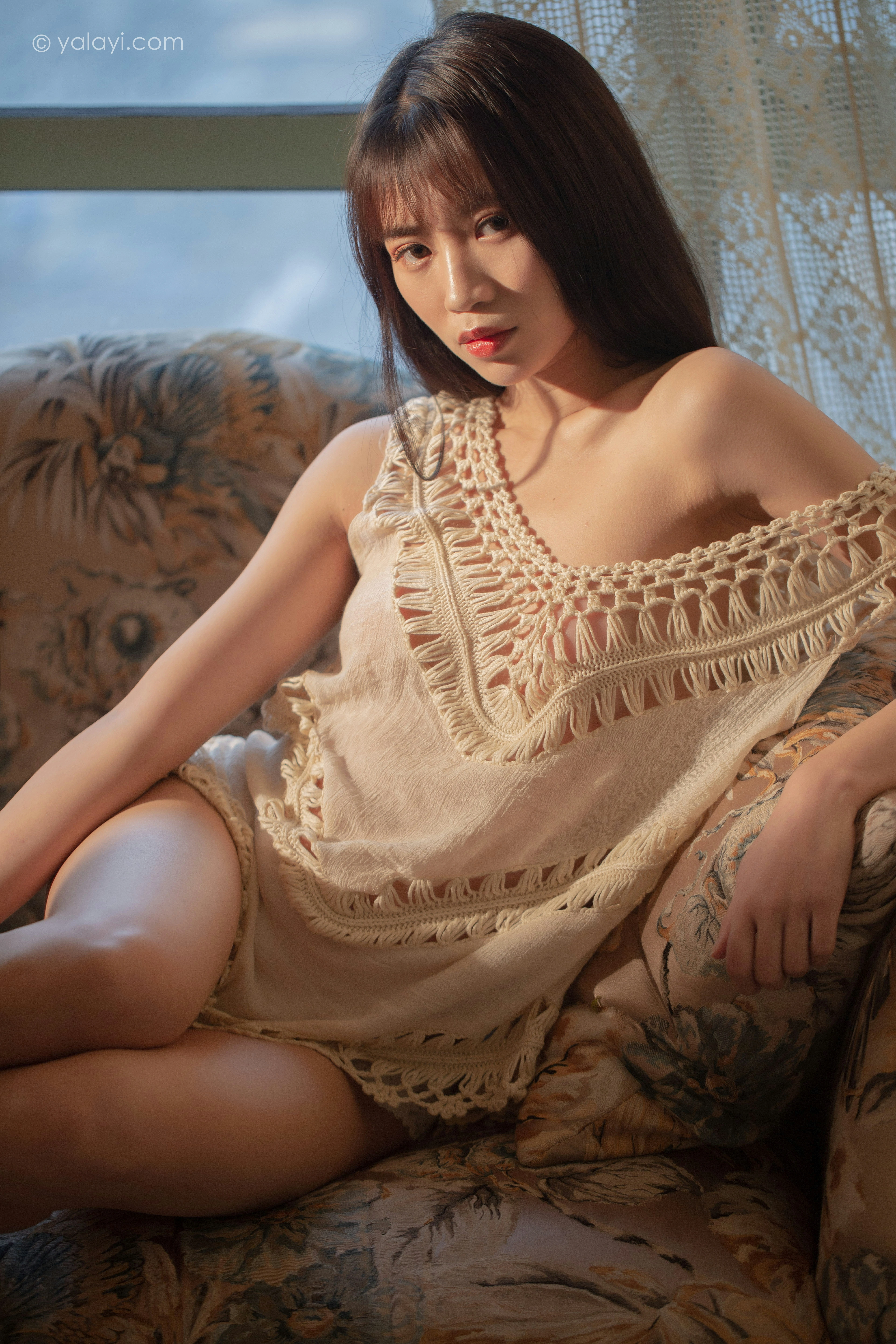 [YALAYI雅拉伊]2021.11.08 无常 丽雅 白色镂空连衣裙与蕾丝睡衣性感私房写真集第5张