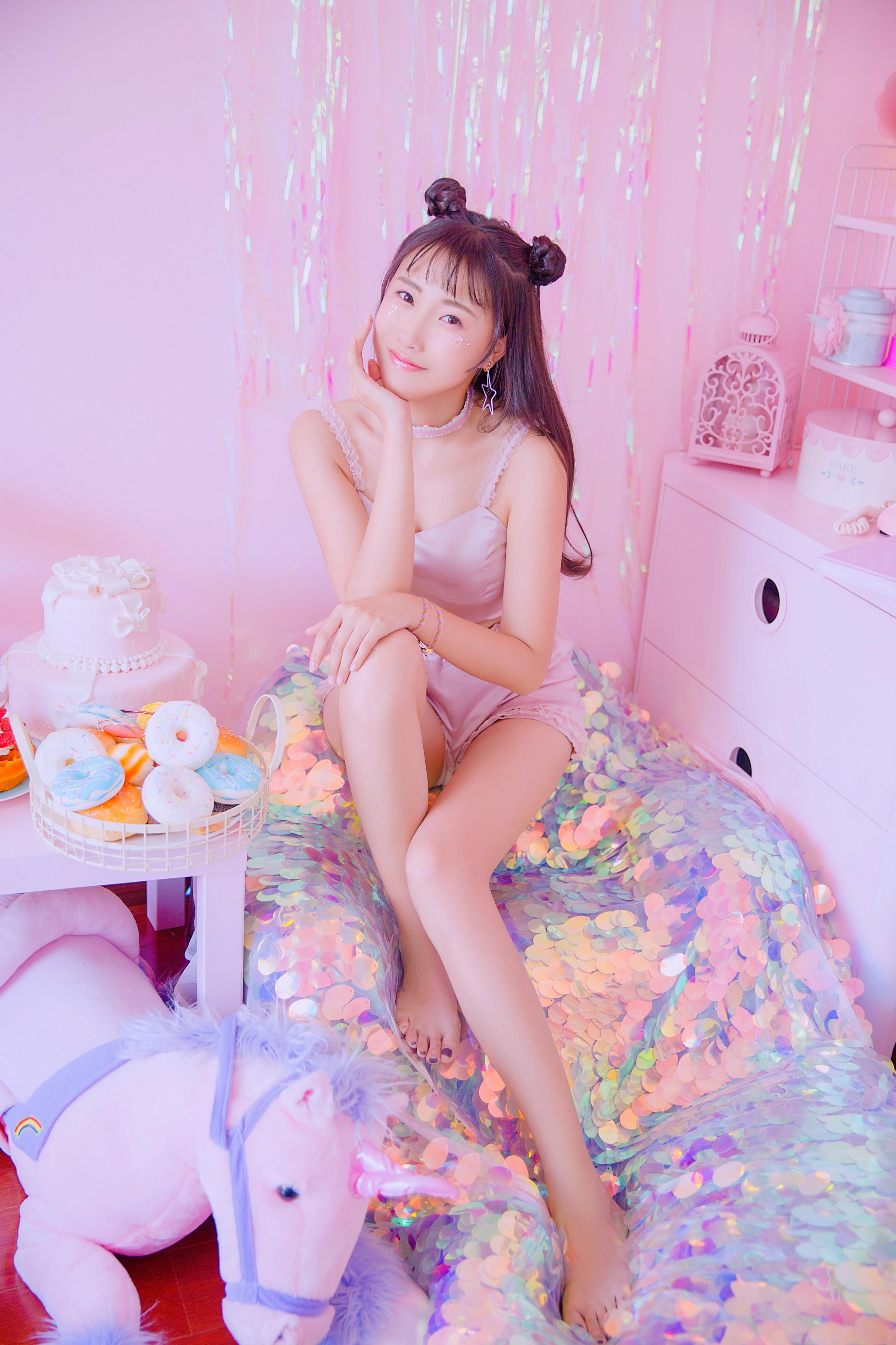 [YALAYI雅拉伊]2022.06.13 秘密花园 清纯少女 JK水手制服与粉色吊带内衣加短裤私房写真集第8张